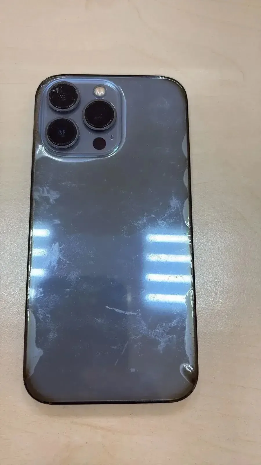 Мобильный телефон марки IPhone 13 Pro. 1 шт