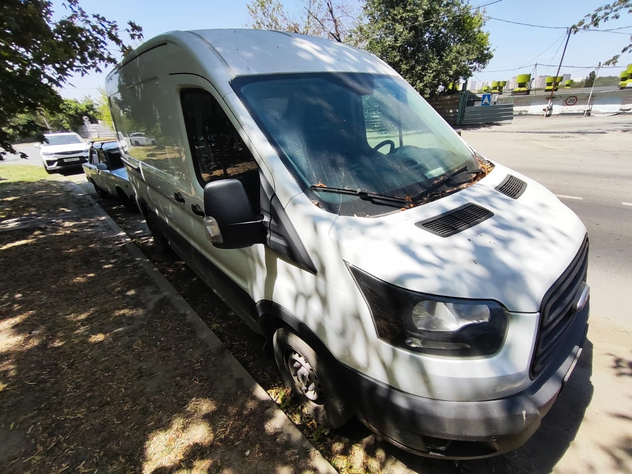 Грузовой фургон Ford Transit, 2019 г.в., г/н Р214АР761, VIN X2FXXXESGXKU41212, белого цвета, не в рабочем состоянии, есть повреждения по кузову, колеса спущены, должник ООО Медицина 21 ВЕК (ИНН 6167142910), (Поручение ТУ Росимущества в РО от 23.10.2025 № 61-1413-У). Адрес (местоположение): Ростовская область, г. Ростов-на-Дону, ул. Стартовая 12.