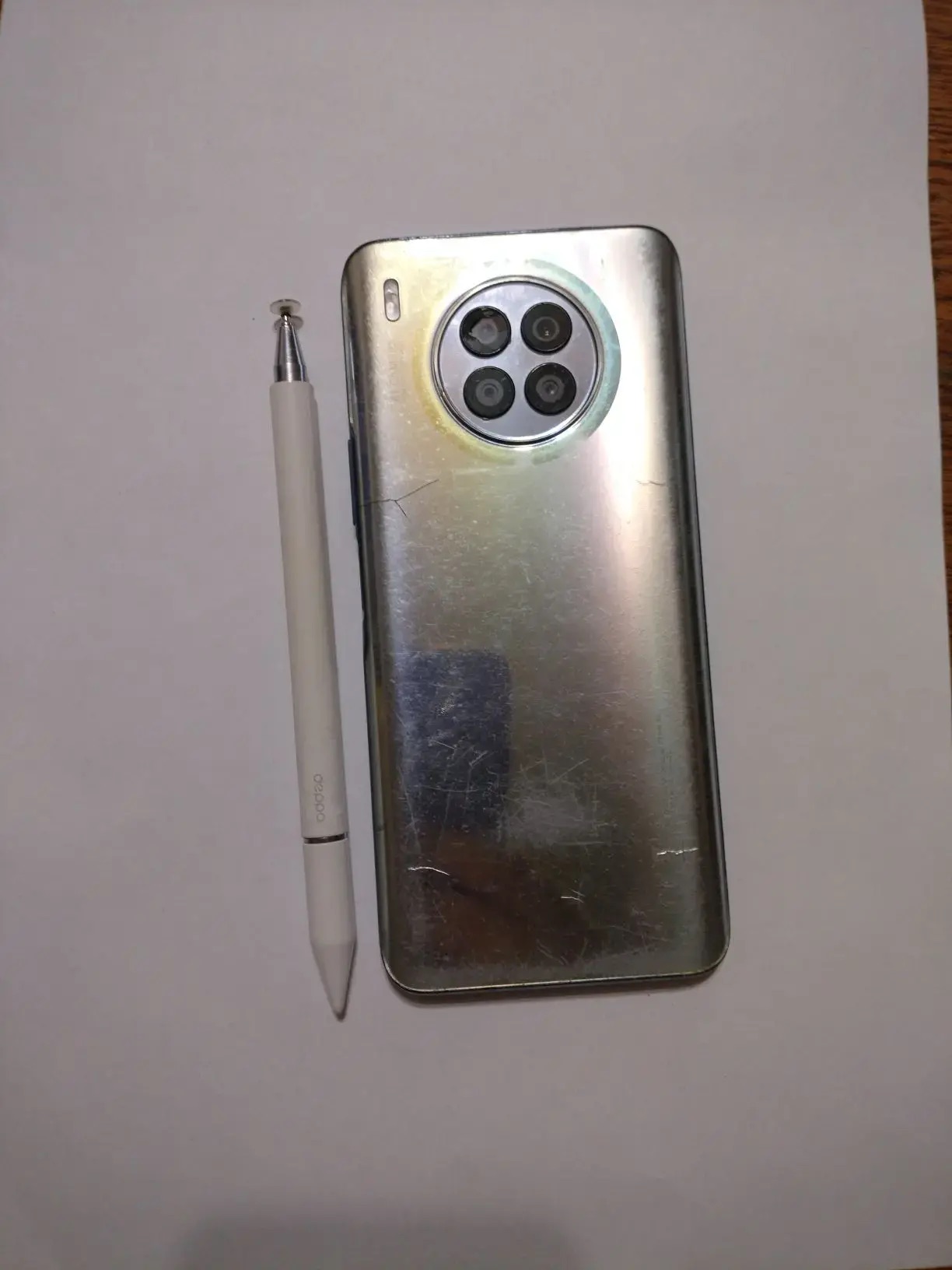 Сотовый телефон Huawei со стилусом