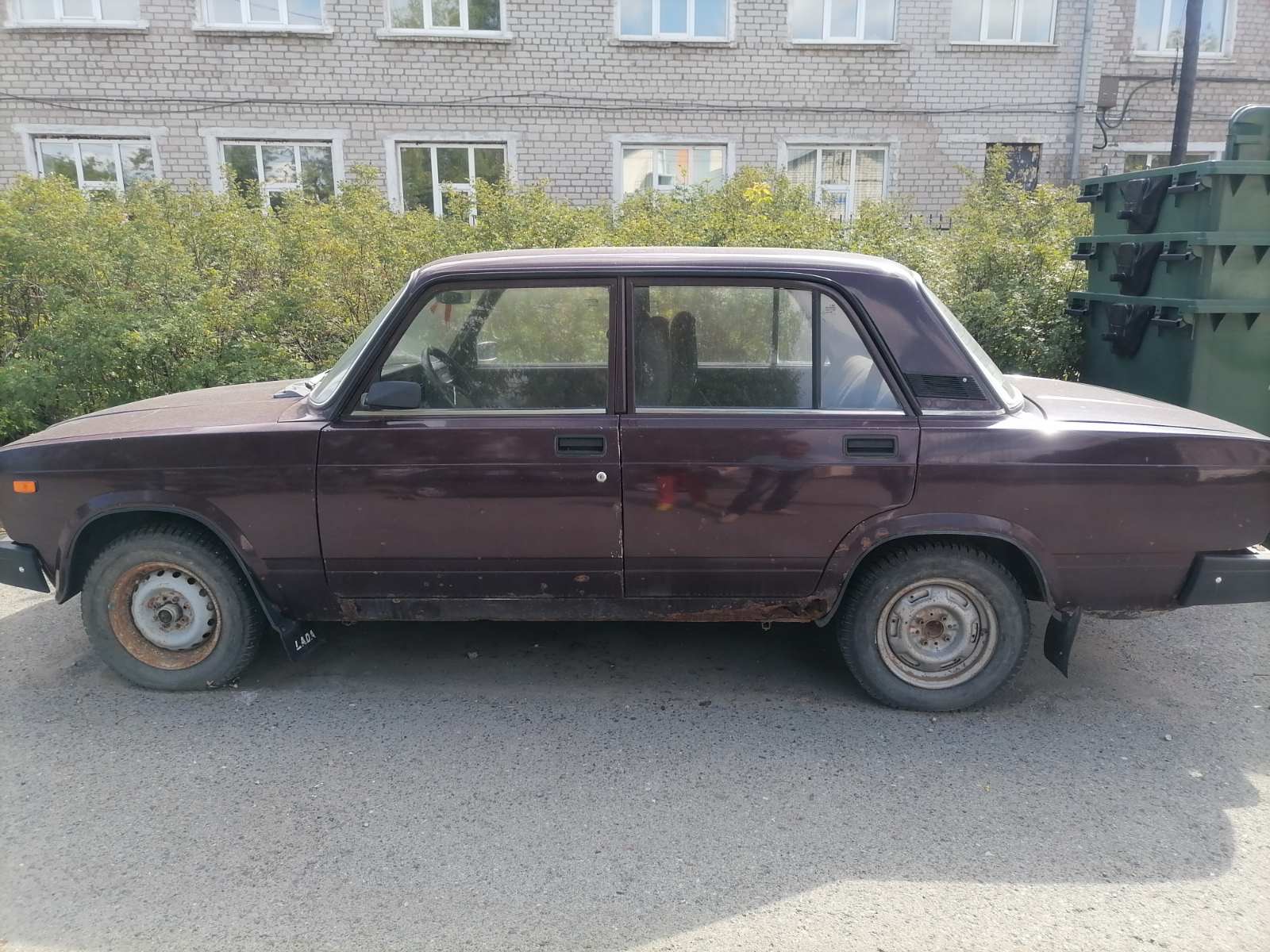 Автомобиль легковой LADA, 210740, 2008 года выпуска, цвет кузова (кабины, прицепа) темно-вишневый, идентификационный номер (VIN) KTA21074092857429.