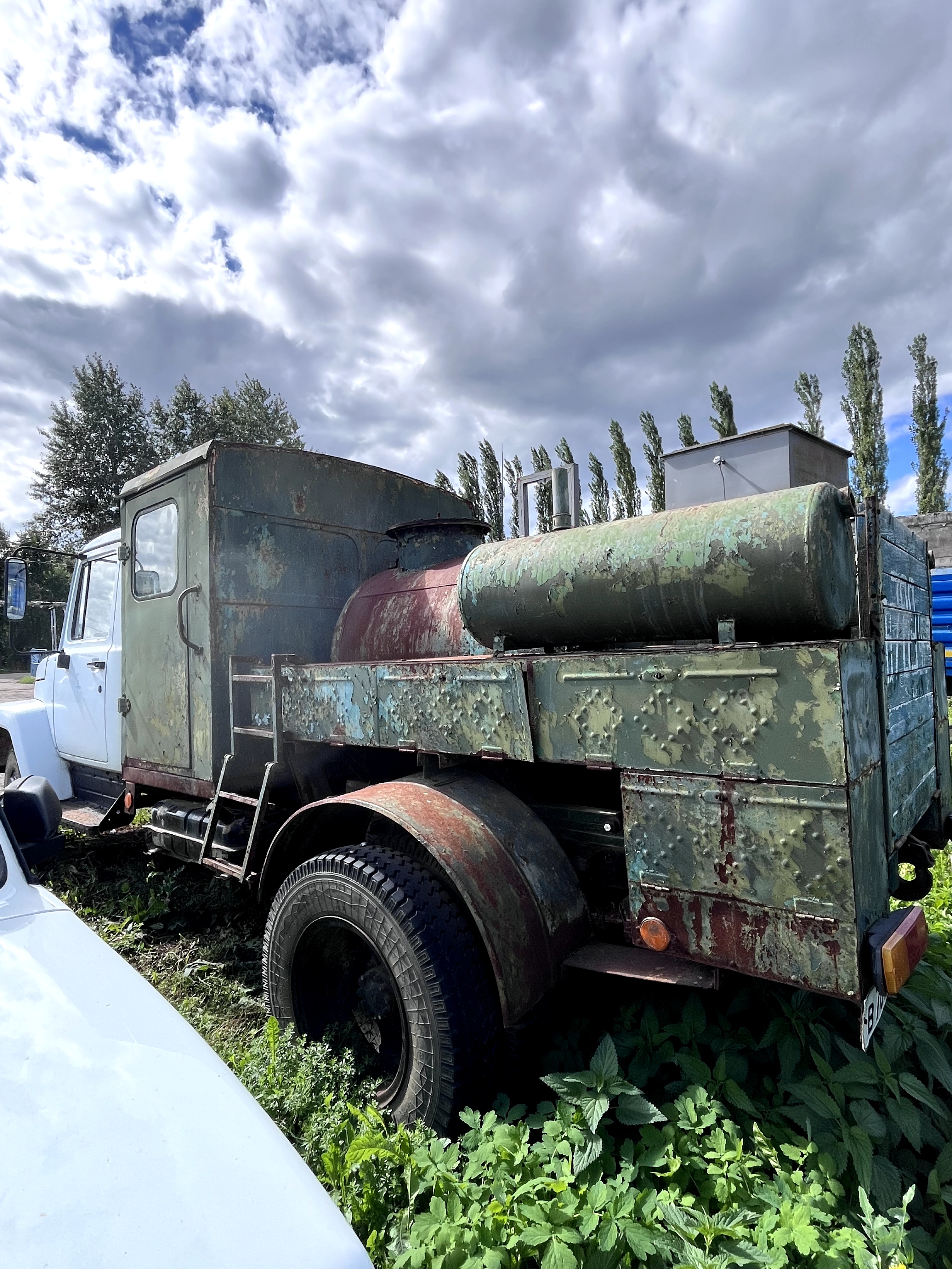 Автомобиль ГАЗ 3307, год выпуска 2001, регистрационный номер В 789 УЕ 02.