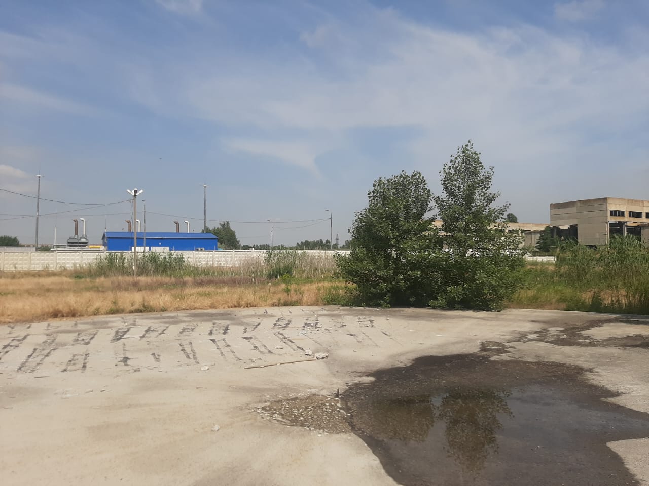З/у пл. 30 522,00 кв.м. (70/100 доли), КН 61:44:0062510:149, бетонные фундаменты под сооружение пл. 12,3 кв.м., КН 61:44:0062510:189; пл. 18,5 кв.м., КН 61:44:0062510:190; пл. 426,4 кв.м., КН 61:44:0062510:201; пл. 426,4 кв.м., КН 61:44:0062510:202; пл. 426,4 кв.м., КН 61:44:0062510:203; пл. 198,9 кв.м., КН 61:44:0062510:204, должник ЗАО АБВК-ЭКО (ИНН 6167123547), (Поручение ТУ Росимущества в РО от 21.04.2026 № 61-510-У). Адрес: г. Ростов-на-Дону, промзона "Заречная" по ул. 1-я Луговая.