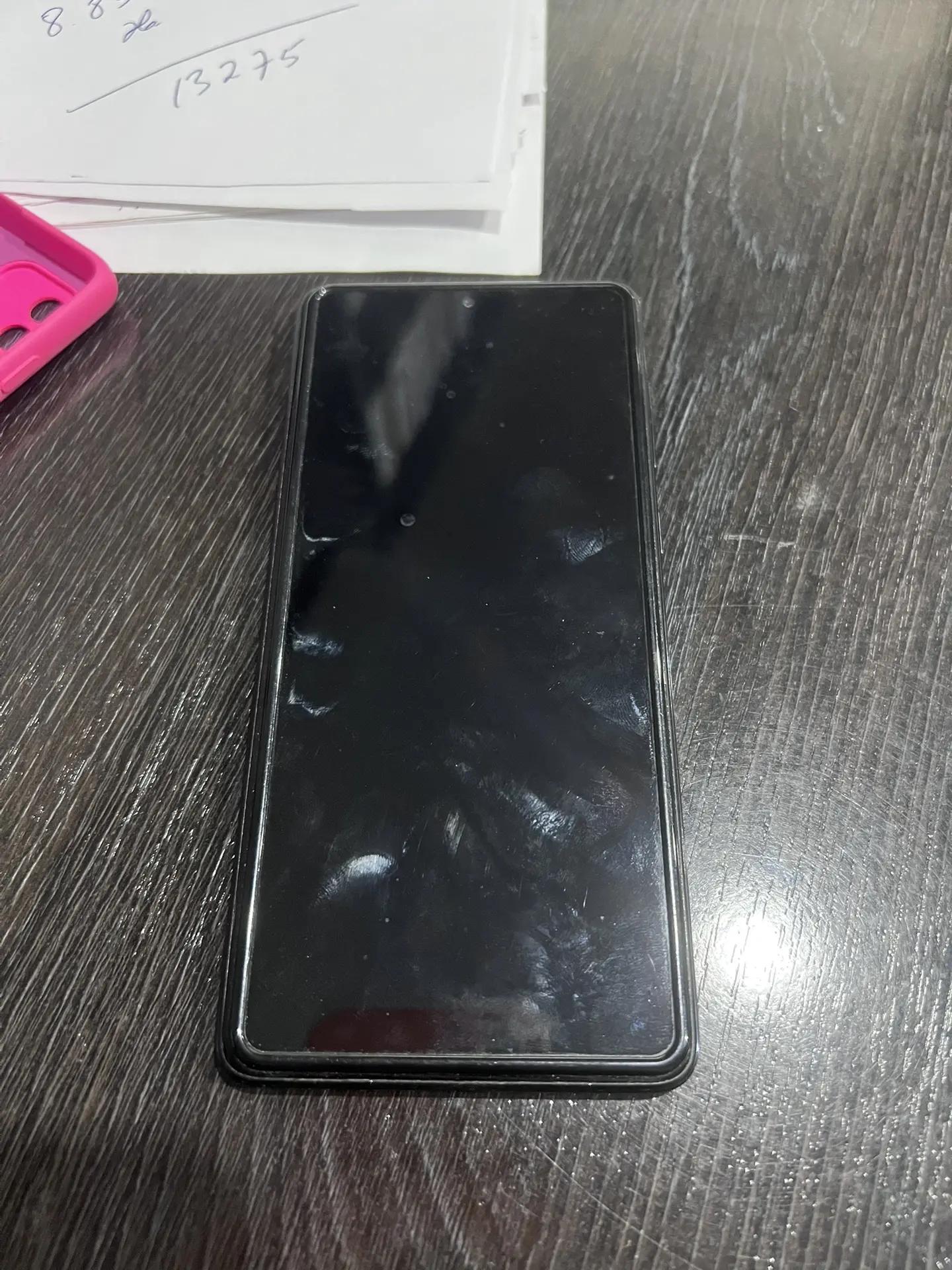 сотовый телефон (смартфон) марки: "SAMSUNG", модель: "Galaxy A71", номер модели: "SM-A715F/DSM", серийный номер: "R58NB1KQ1EP", IMEI (гнездо 1): 356557112469209, IMEI (гнездо 2): 356558112469207, в корпусе синего цвета, с треми сим-картами: № 8970102 699 782 2664 3 (оператор сотовой связи 1 Штука (шт)