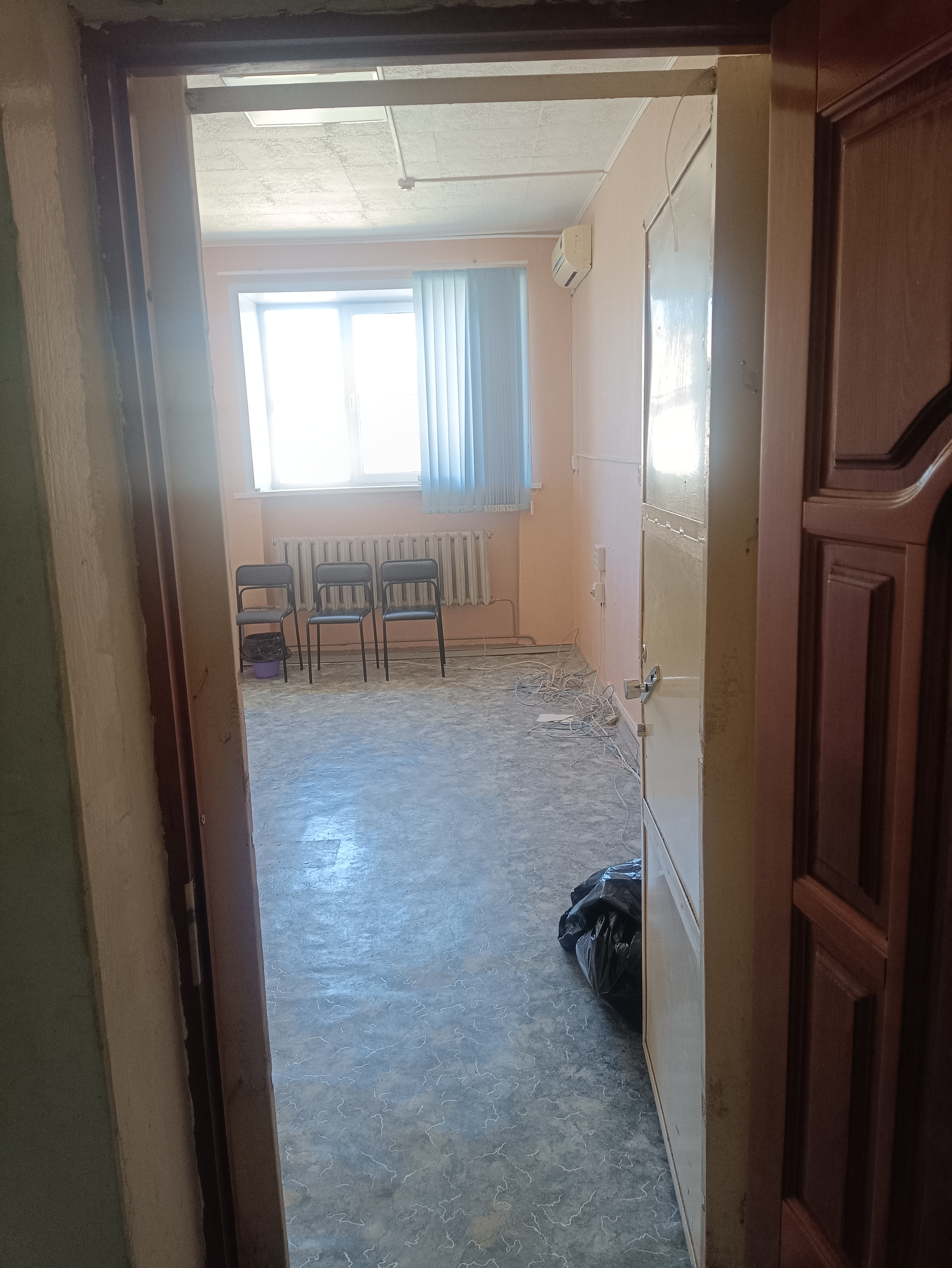 Нежилое помещение, расположенное на 2 этаже