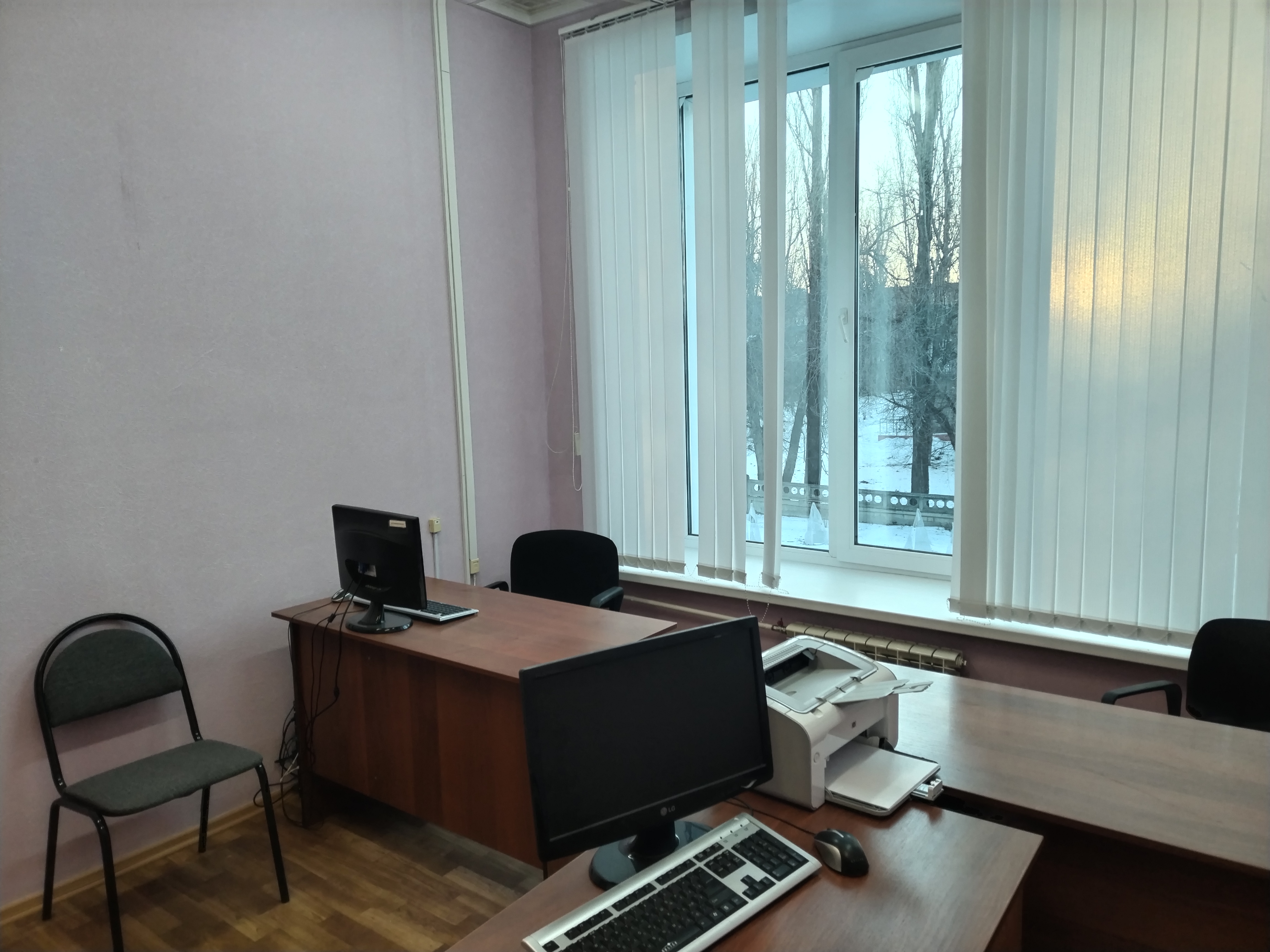 Нежилое офисное помещение площадью: 12,7 кв. м., номер помещения – 31, расположенное на 2 этаже здания МАУ «Бизнес-инкубатор БМР», входит в состав объекта муниципальной собственности Балаковского муниципального района Саратовской области – административного здания, общей площадью 2 213,7 кв. м кадастровый номер 64:40:020405:173.