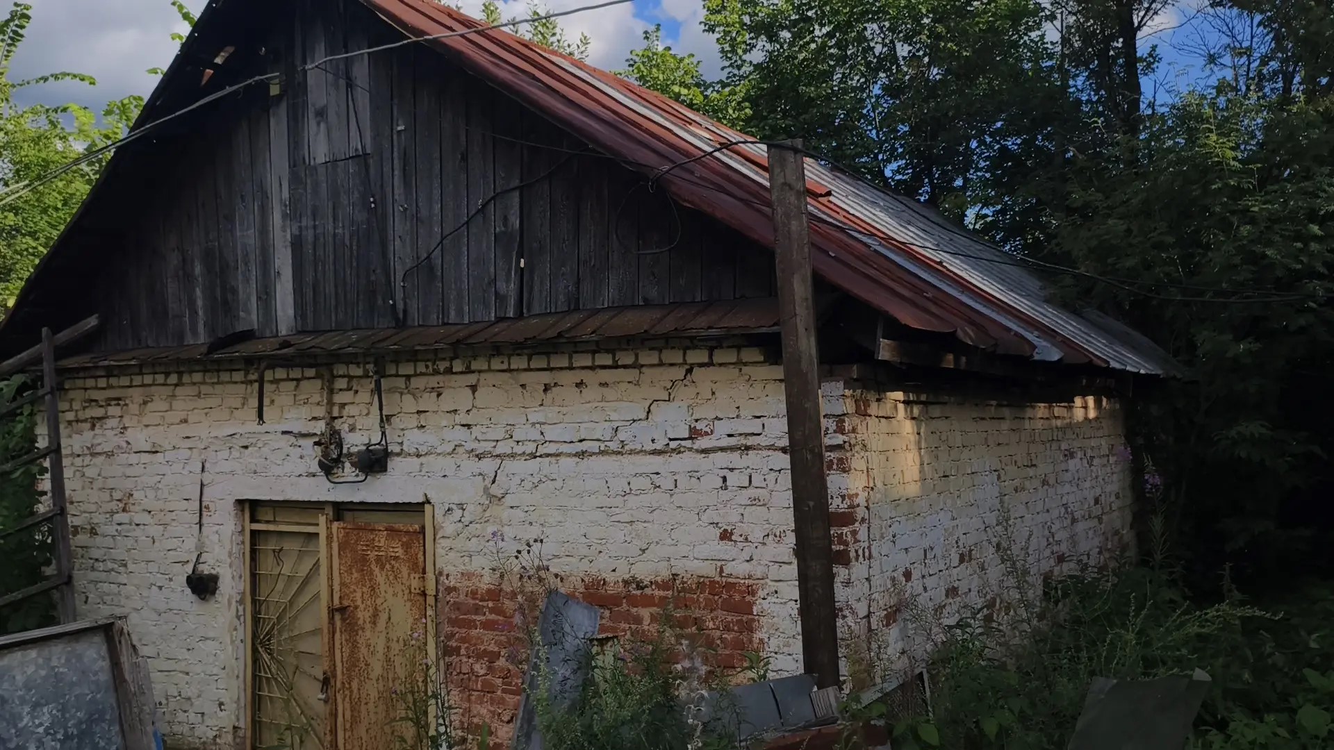 Комплекс имущества, расположенный по адресу: Пермский край, г. Пермь, Орджоникидзевский район, поселок  Голованово, левый берег р. Васильевка (лодочная база Голованово).
