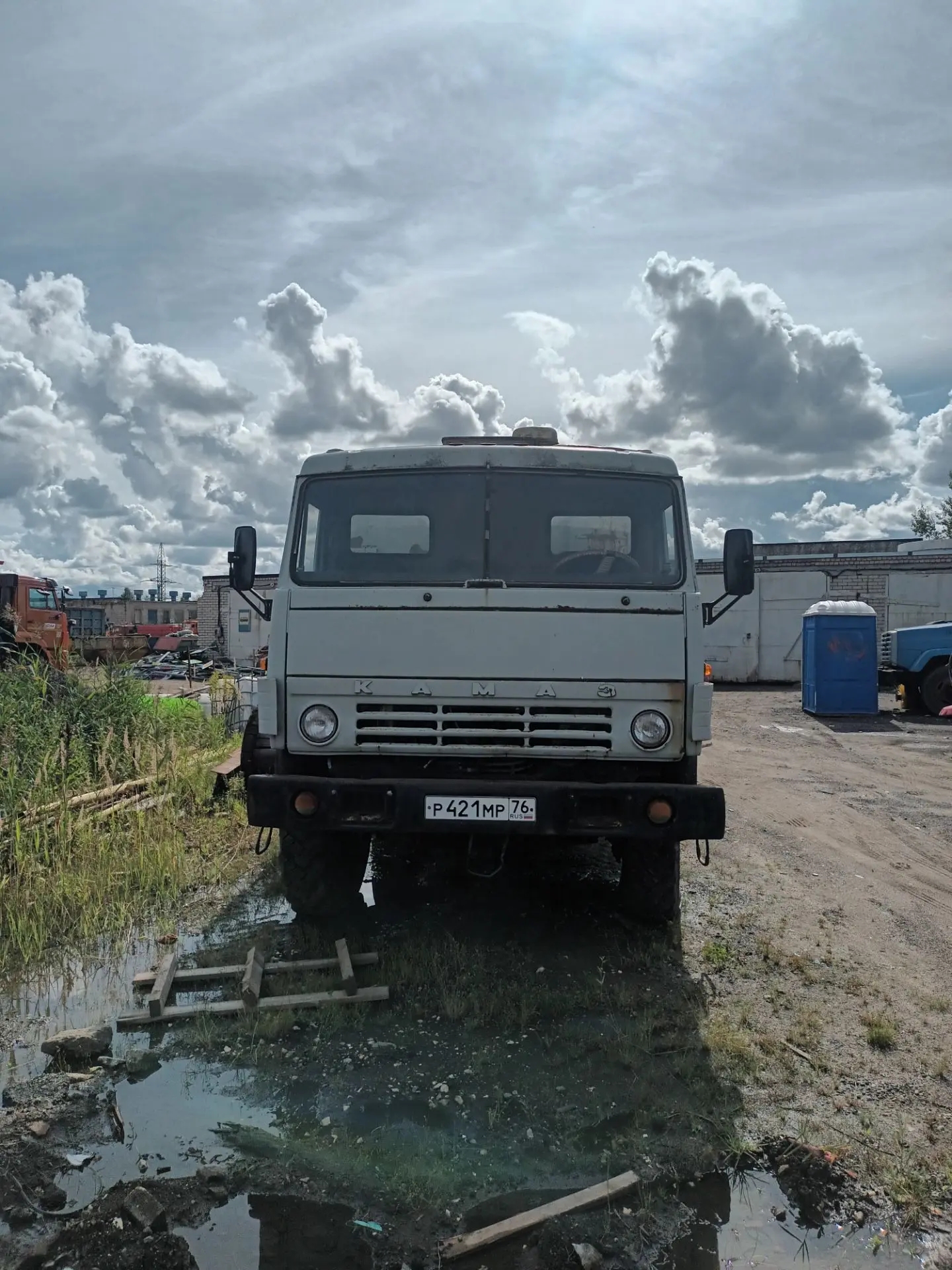 Открытый аукцион по продаже транспортного средства автобус вахтовый 4208 на шасси КАМАЗ
