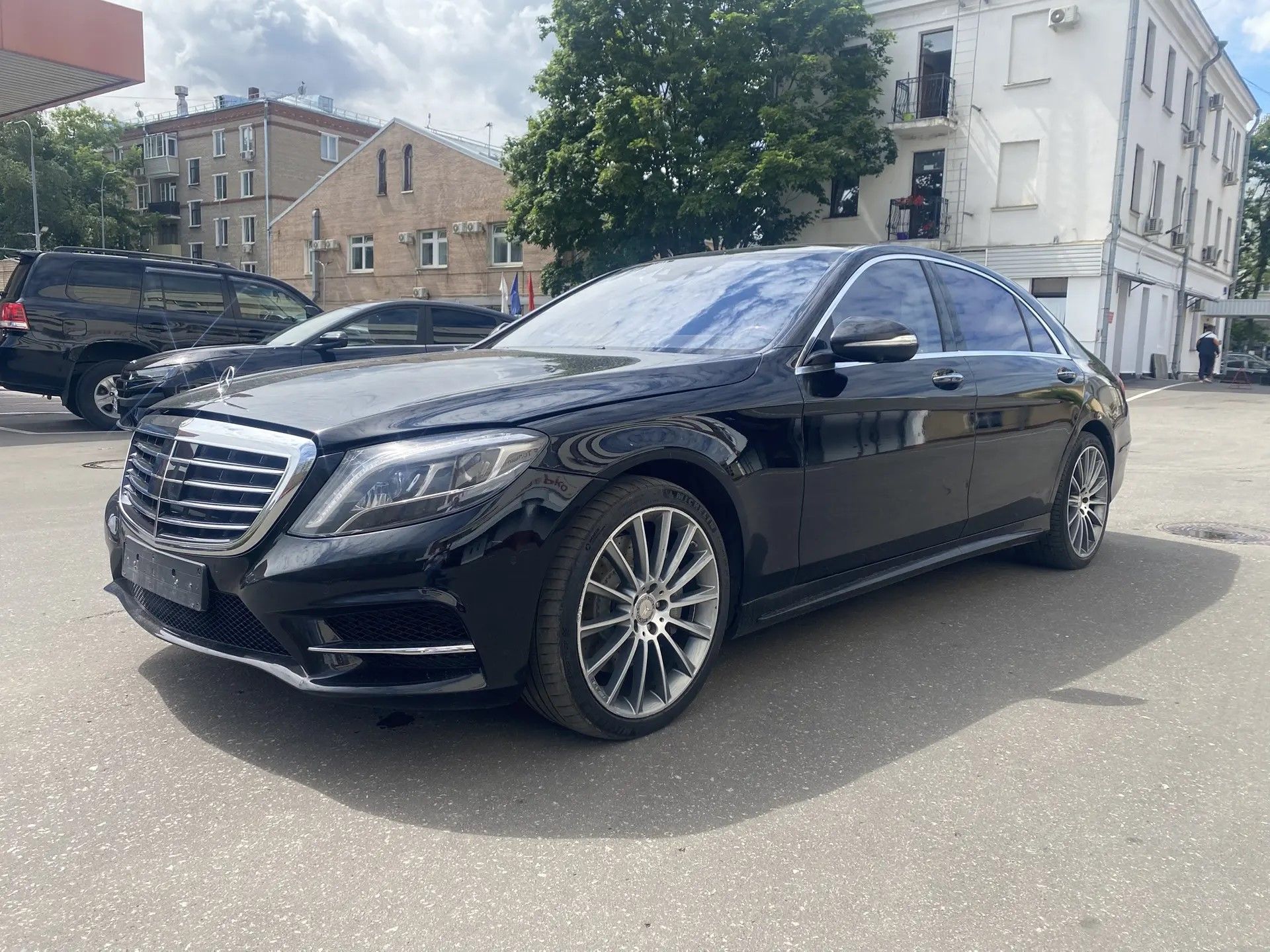 Продажа транспортного средства Легковой автомобиль Мерседес-Бенц S500 4matic (VIN WDD2221851A288880)