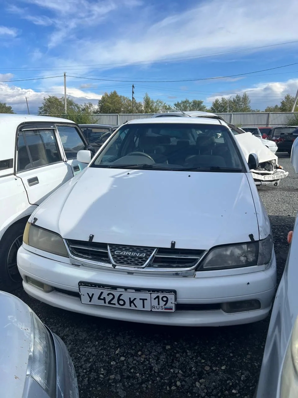 Транспортное средство марки «Toyota Carina» 1999 г.в., с государственным регистрационным номером У426KT19.