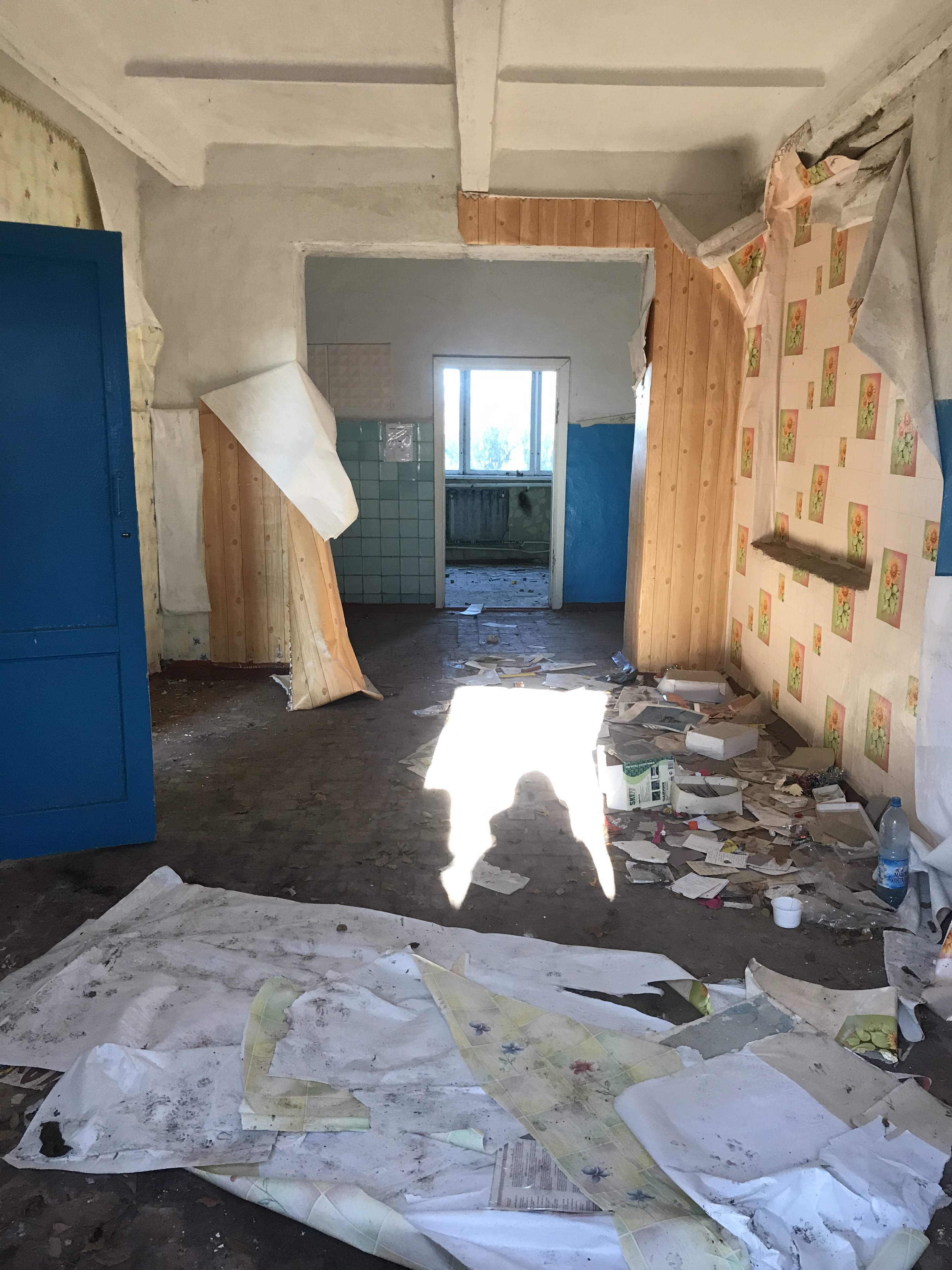 Часть нежилого здания, общей площадью 230,3 кв.м, кадастровый номер 31:24:0905016:246; - нежилое здание — сарай с погребом, общей площадью 33,9 кв.м, кадастровый номер 31:24:0905001:2400;  - земельный участок, категория земель: земли населенных пунктов, площадью 2220 кв.м, кадастровый номер 31:24:0905016:122