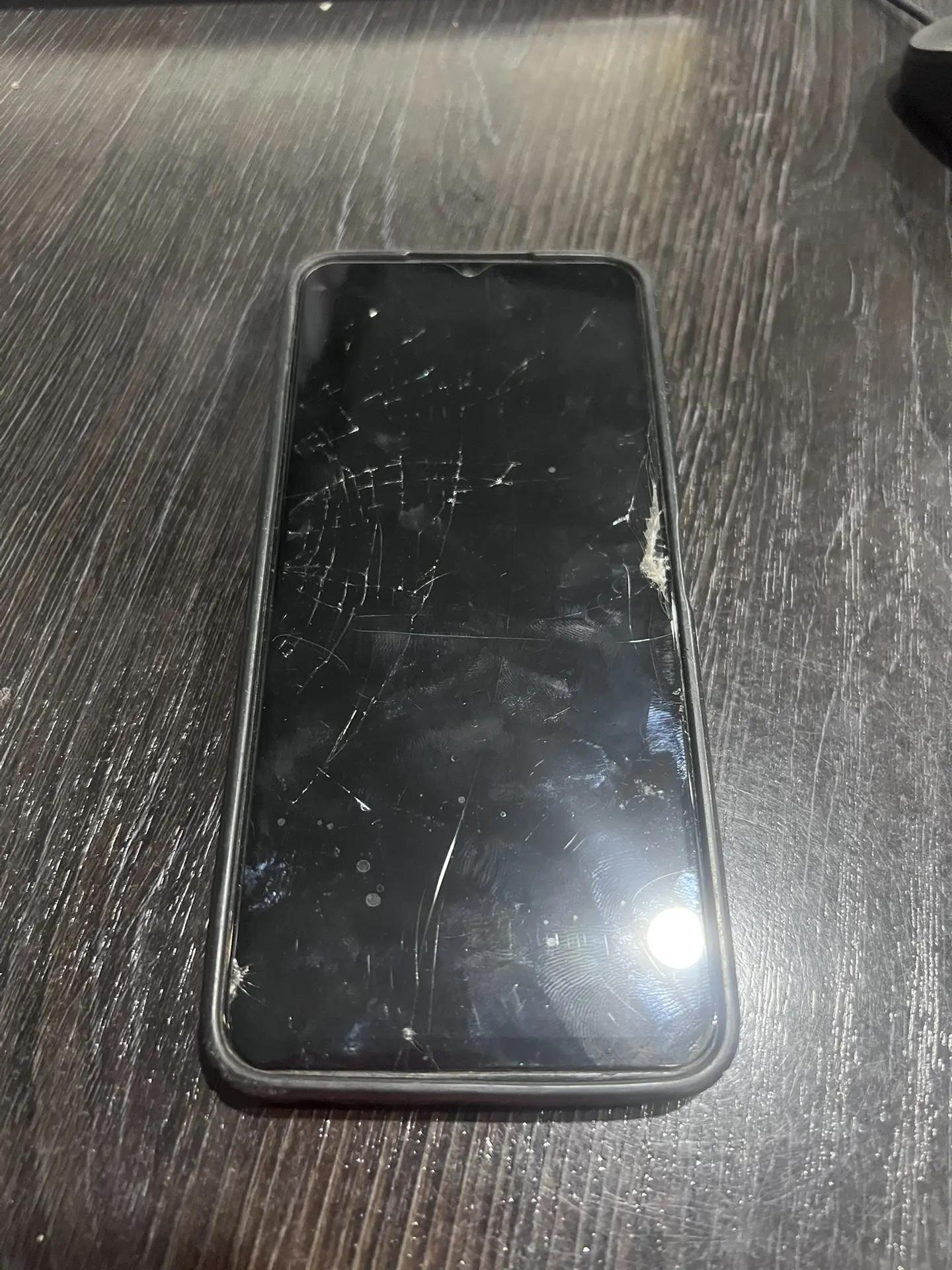 телефон "Vivo Y 35" ID 12011057851531 1 Штука (шт)