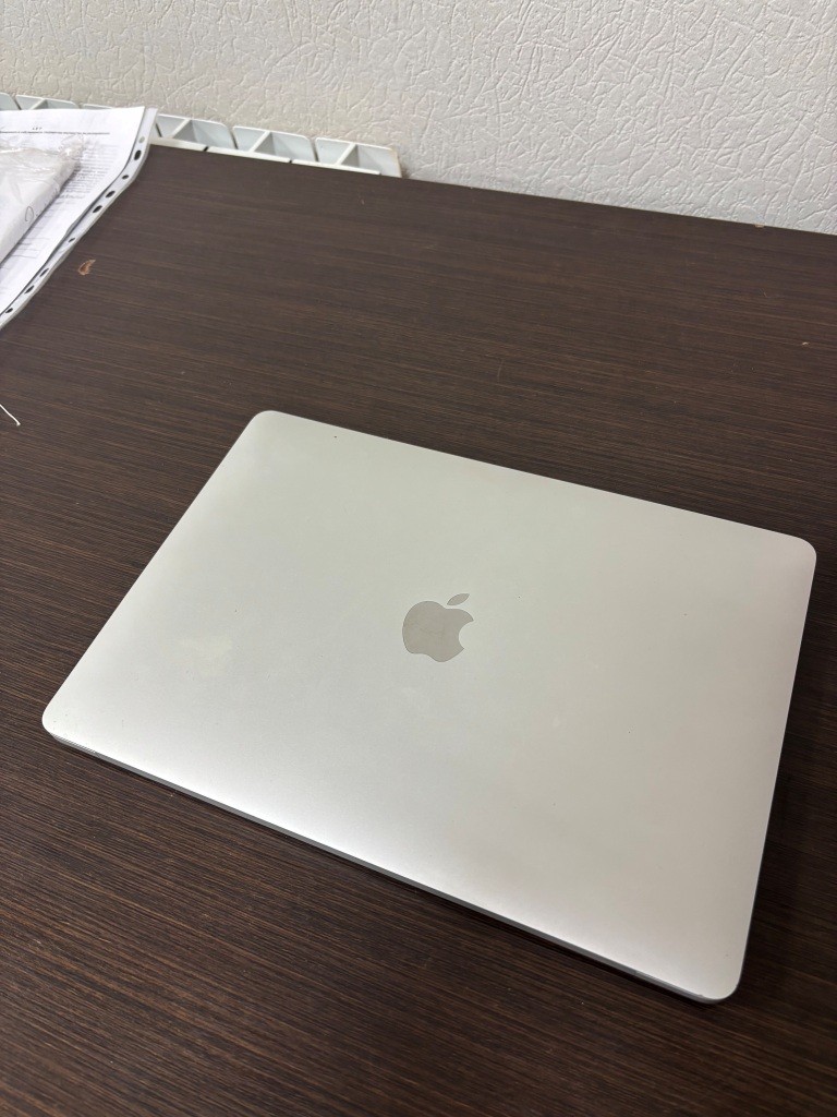Ноутбук MacBook Air Apple, модель: A2337 EMC 3598, серебристого цвета. Зарядное отсутствует, б/у, работоспособность не проверялась, находится в г. Красноярск. (458/26)