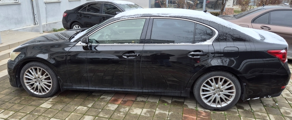 Д-к Колодяжный А.Д. А/м LEXUS GS250, г/в 2012, г/н Т015СТ123, VIN JTHBF1BL105005696. Обременение: арест, н/ц 1 883 333,00 руб., з-к 376 667,00 руб., ш/а 18 833,00 руб.