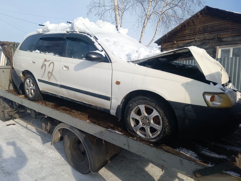 Автомобиль марки Toyota Caldina, А133ВК27 г/н, 1996 г.в., № двигателя 0653553, № кузова ЕТ1965049127, цвет белый