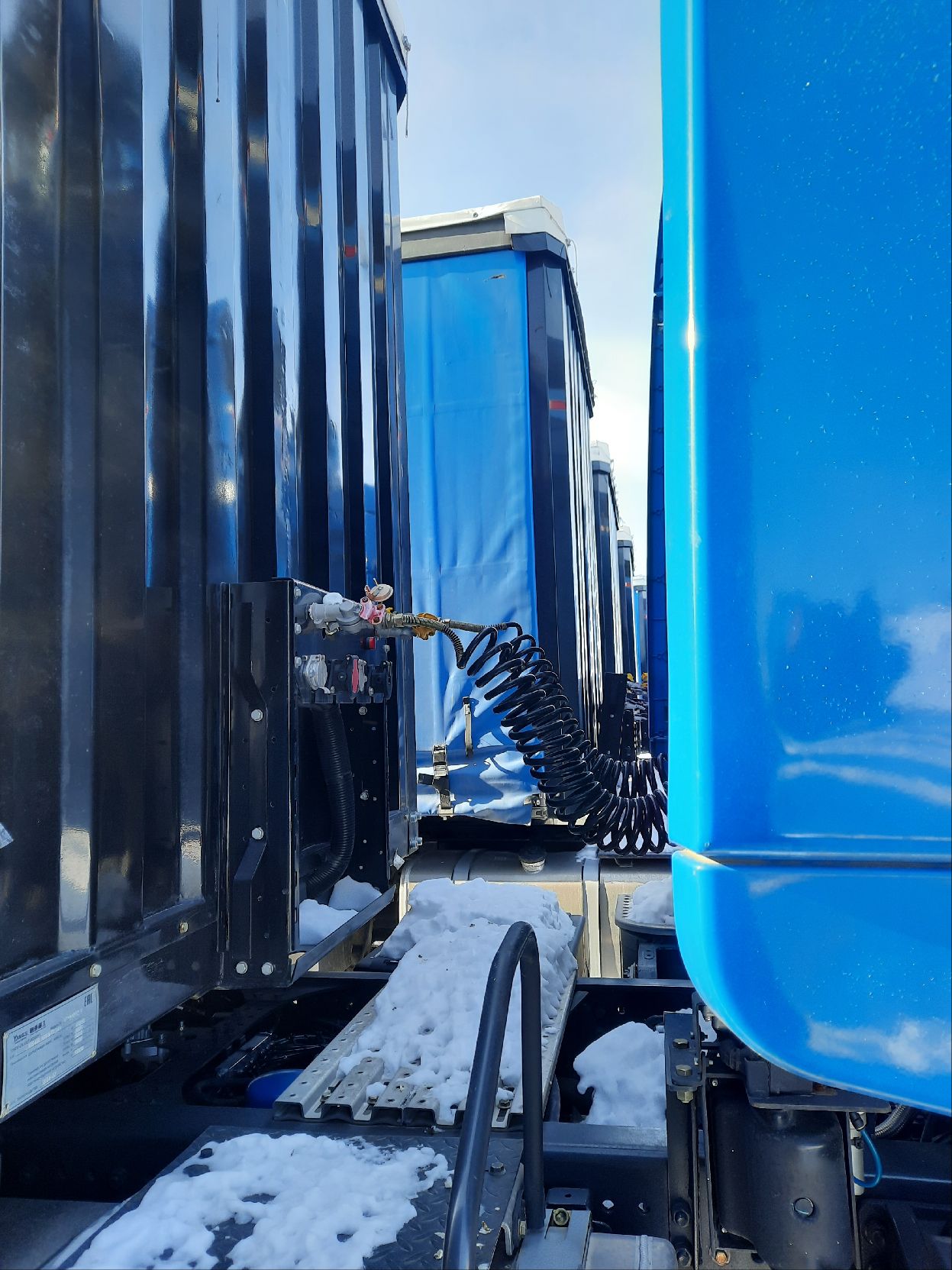 Полуприцеп VIN *LA9940L39R0WTY241*