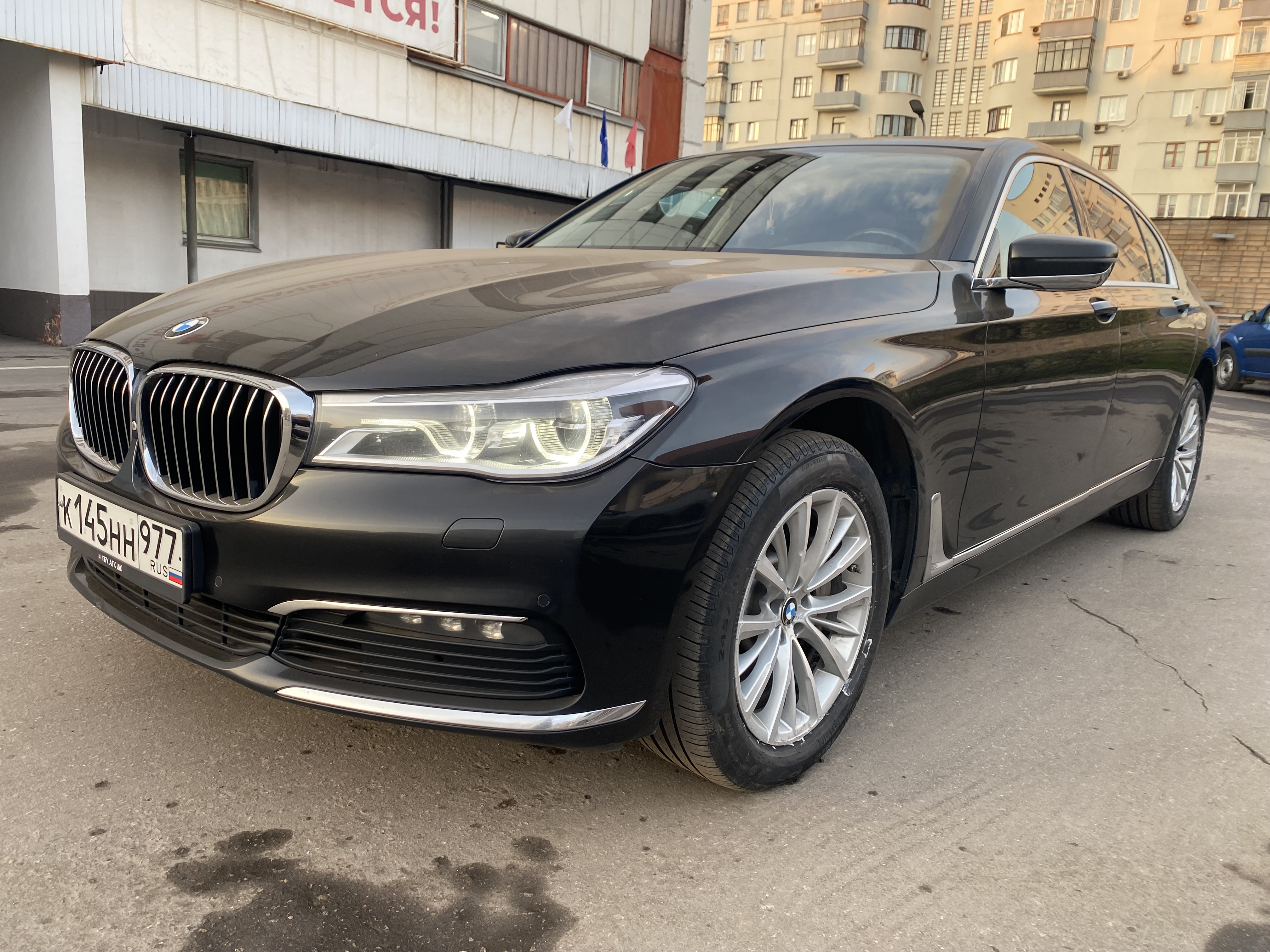 Продажа транспортного средства Легковой автомобиль БМВ 730LD xDrive (VIN X4X7G69410BF90626)