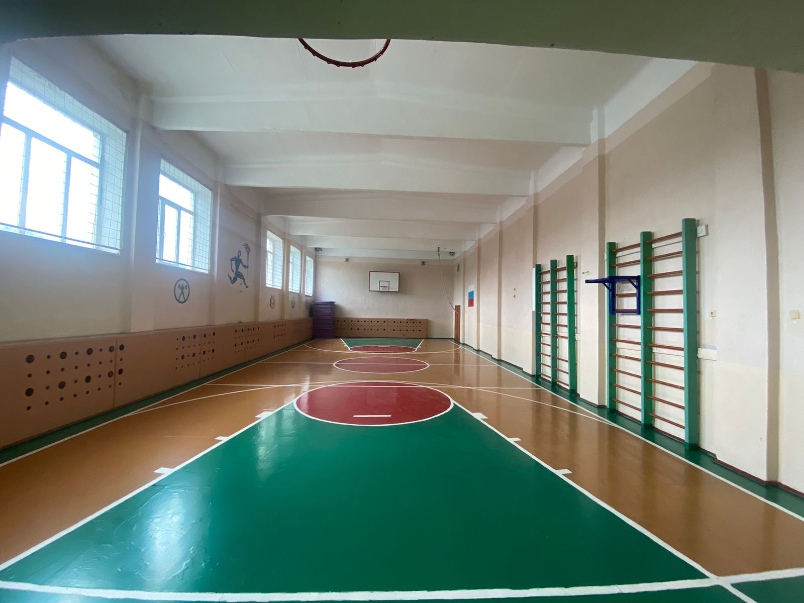 На право заключения договора аренды муниципального имущества: Нежилое помещение общей площадью 175,4 кв.м., номер на поэтажном плане 2, расположенное на 2 этаже здания муниципального автономного общеобразовательного учреждения «СОШ № 8» НГО