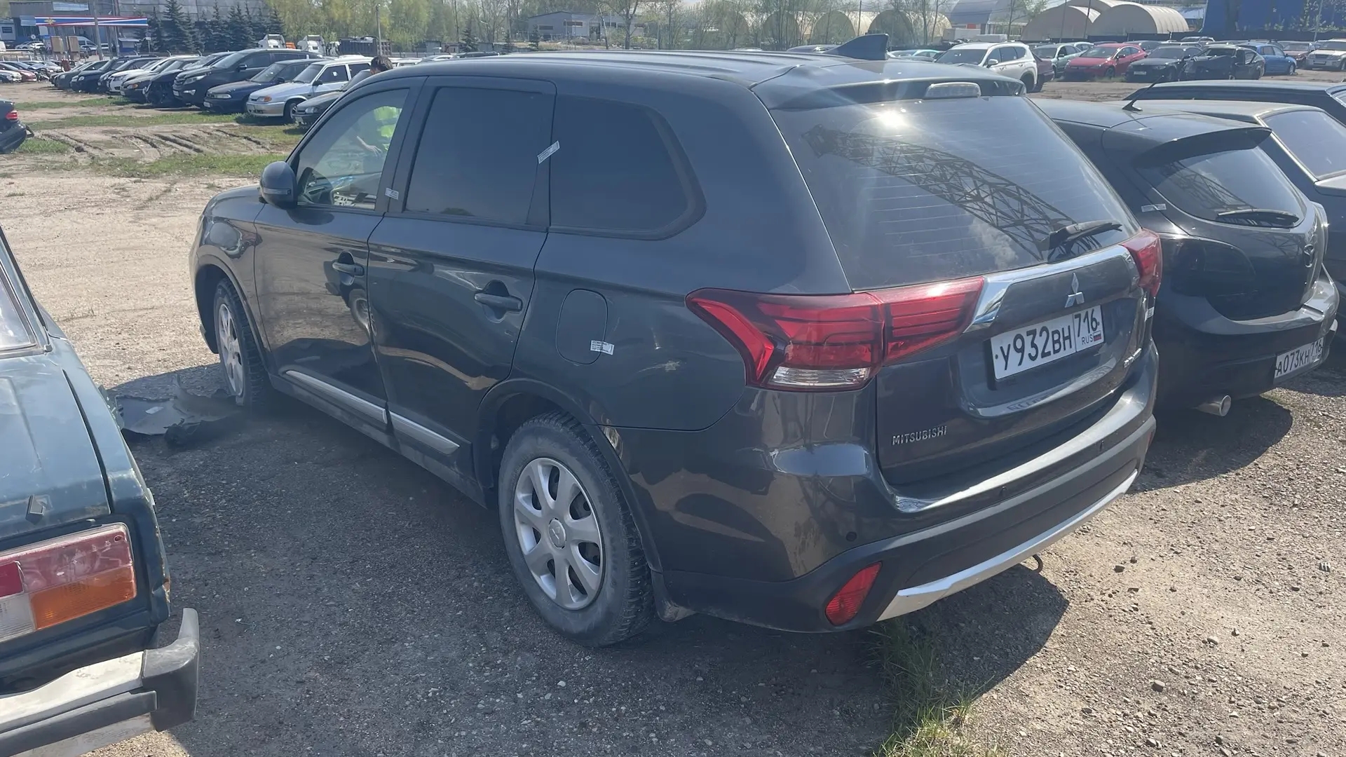 Автомобиль марки Mitsubishi Outlander (932)