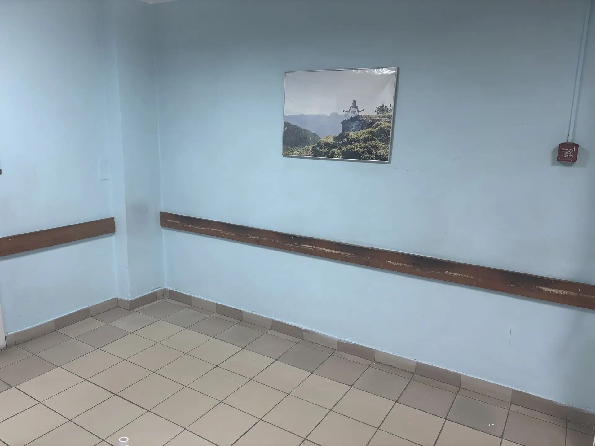 Часть нежилого помещения, расположенного по адресу: Иркутская область, г. Шелехов, ул. Ленина, д. 24, Больничный городок № 1 на первом этаже здания поликлиники № 1 площадью 15 кв. м