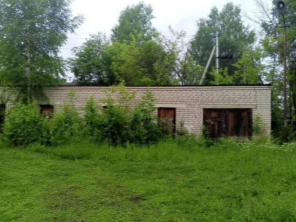 Здание мастерских, гаража, склада, расположенное по адресу: Кировская область, Юрьянский район, пгт Мурыгино, ул. Новая, д. 34, общей площадью 229,3 кв. м. Кадастровый номер объекта 43:38:270106:890.