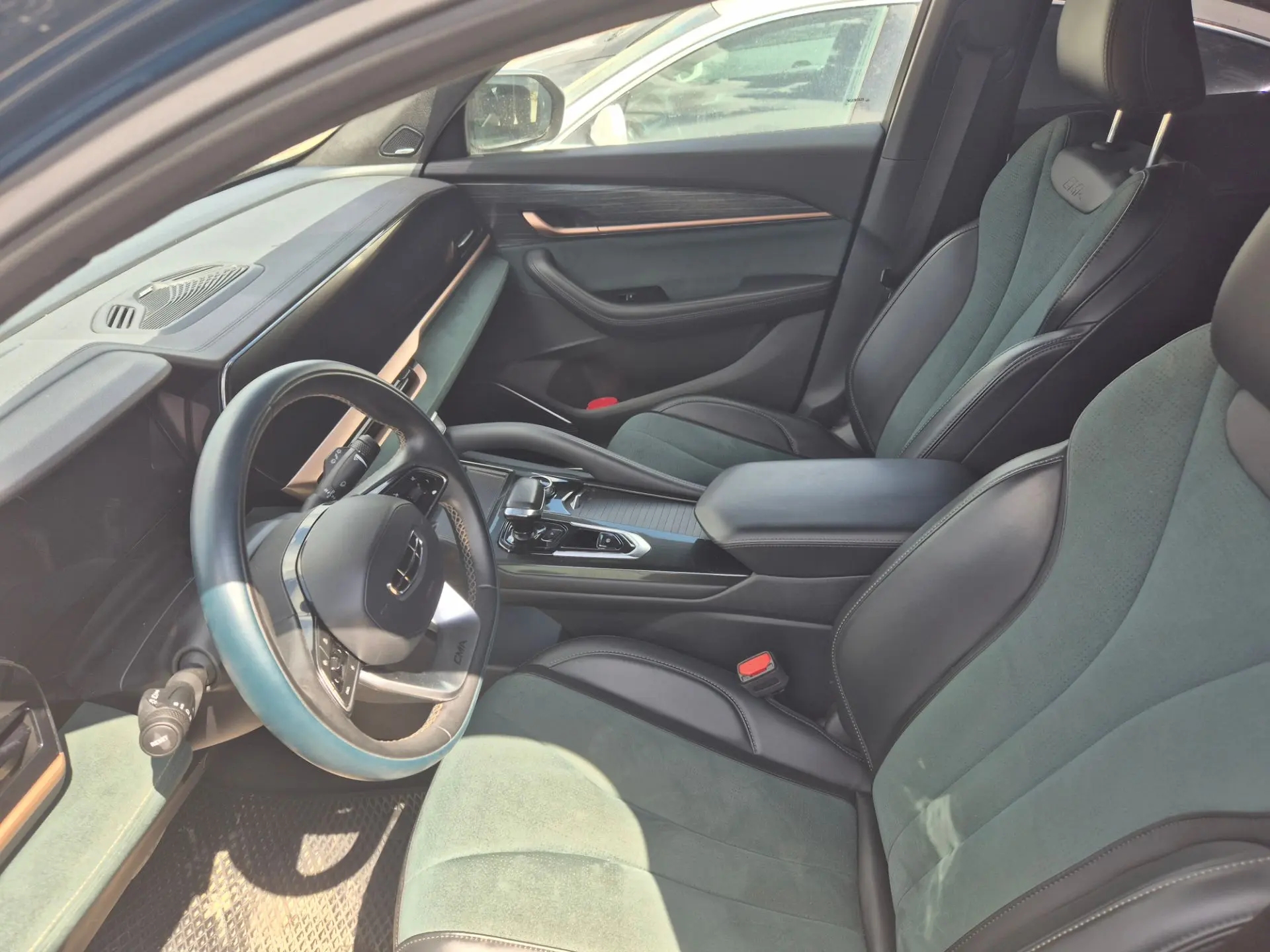 а/м GEELY MONJARO синего цвета, 2023 г.в., гос. №А054ЕМ 252, VIN LB37852D4PS161718, ЭПТС 164302075266296, зарегистрировано ограничение