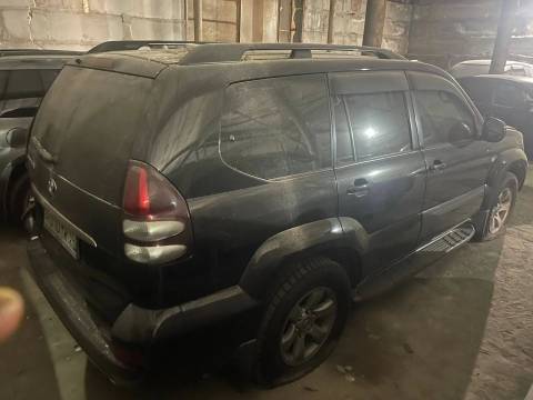 Легковой автомобиль Toyota Land Cruiser Prado 120, 2008 г.в., г/н Н010ТК54, номер двигателя 1GR 5647969, VIN: JTEBU29J305142121, цвет черный. Адрес: г. Новосибирск, ул. Дуси Ковальчук, д. 1 (залог)