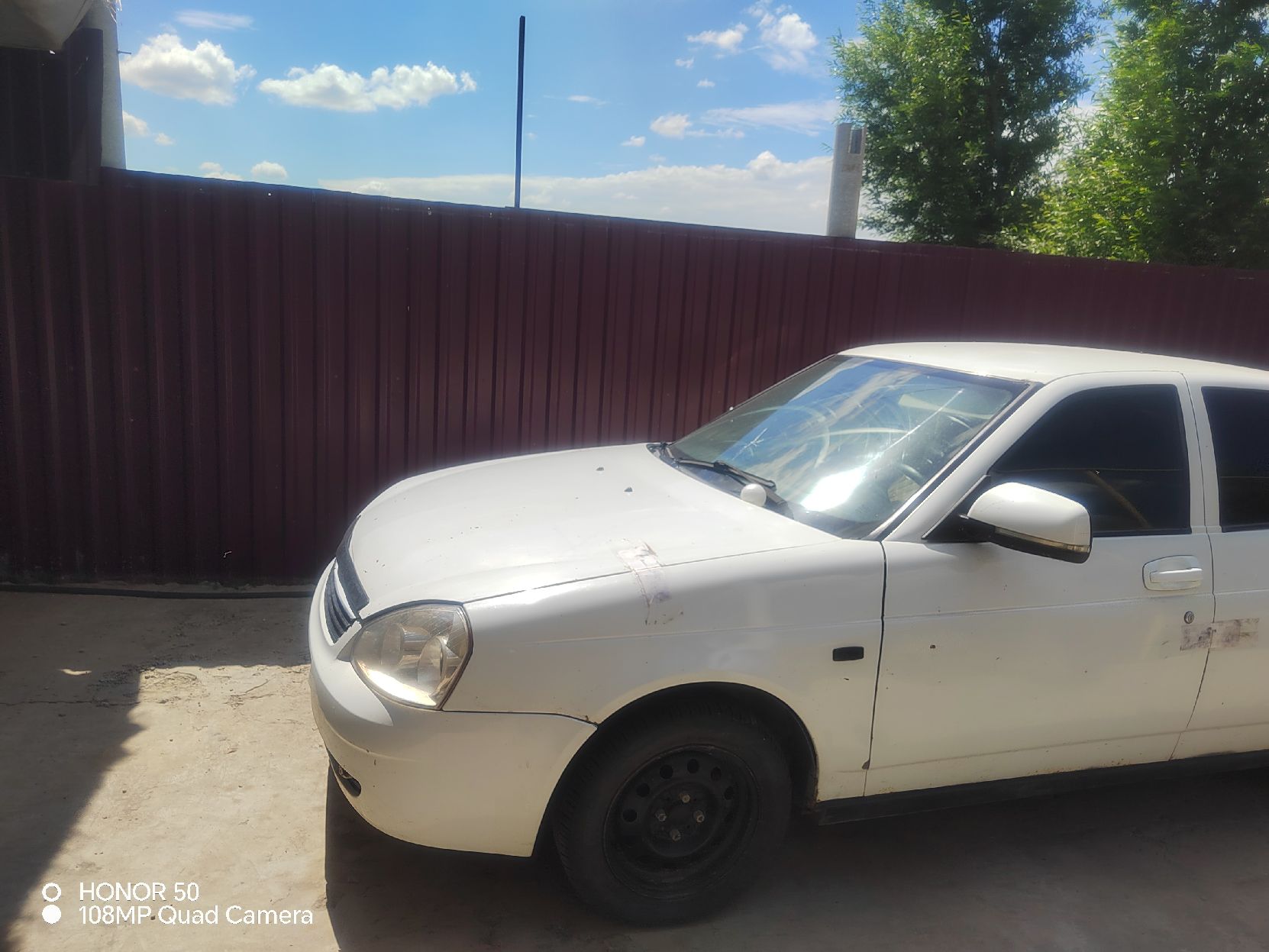 Легковой автомобиль Lada Priora, 2010 г.в., г/н М343МС161, VIN XTA217030В0273255, белого цвета, не на ходу (не исправен двигатель), по нижней части кузова прослеживаются следы коррозии, износ резины 70%, в залоге, должник Усманов Н.Л., (Поручение ТУ Росимущества в РО от 19.08.2026 № 61-1322-У). Адрес (местоположение): Ростовская область, Зимовниковский район, х. Ленинский, ул. Мира, 94.
