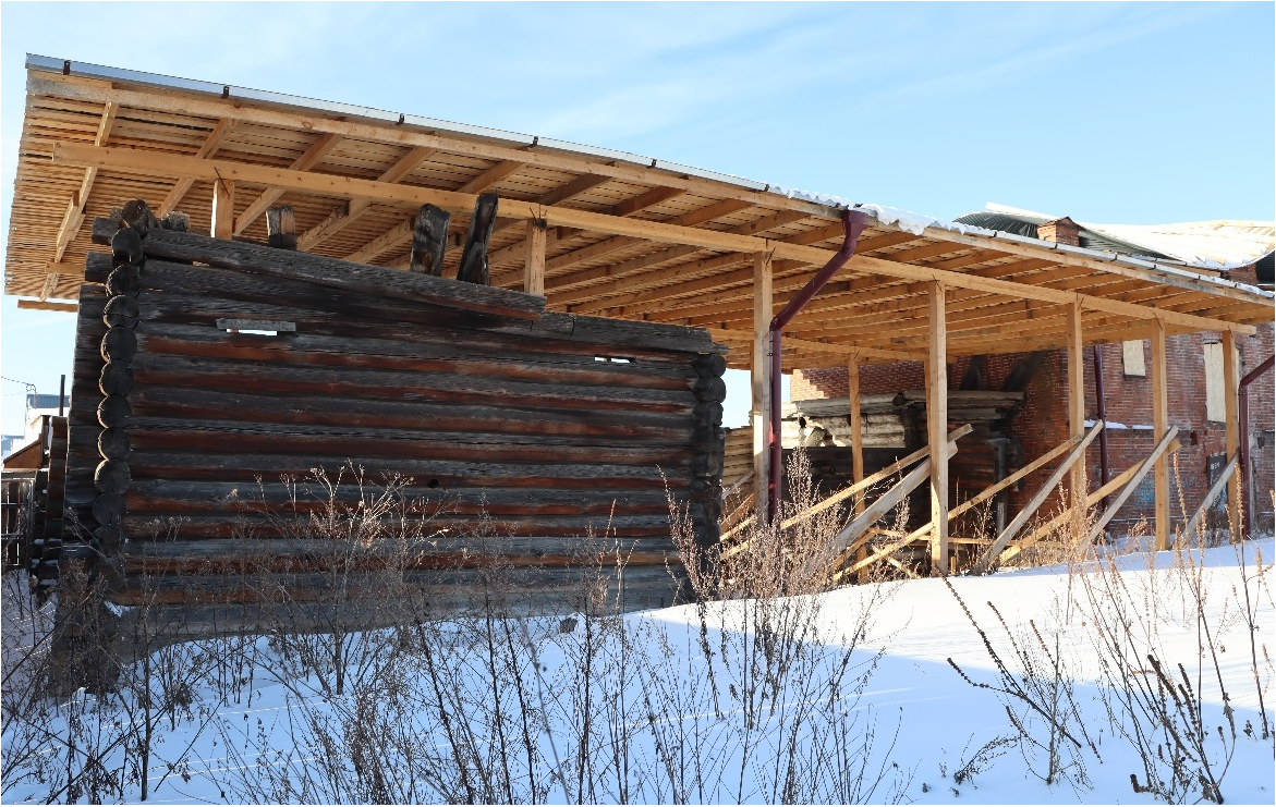 Нежилое здание (Амбар), Красноярский край,  г. Енисейск, пер. Партизанский, зд. 16