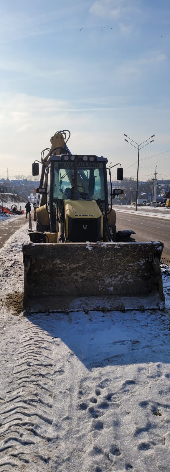 Экскаватор - погрузчик New Holland B90B, 2011 года выпуска, цвет - желтый, государственный номер 3781КЕ46, заводской номер машины (рамы) FNHDB90BNBHHD2921, номер двигателя 00855253 (имущество обременено: арест, запрет на совершение регистрационных действий). Должник – ООО «Электростроймонтаж».
