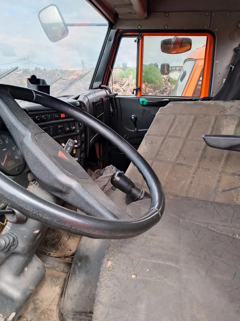 Автомобиль КАМАЗ КО-560, 2013 года выпуска, VIN XVL693200D0000519 (Автомобиль с ключами и СТС. Автомобили разукомплектованы, голая рама и кабина. Частично отсутствуют колеса)