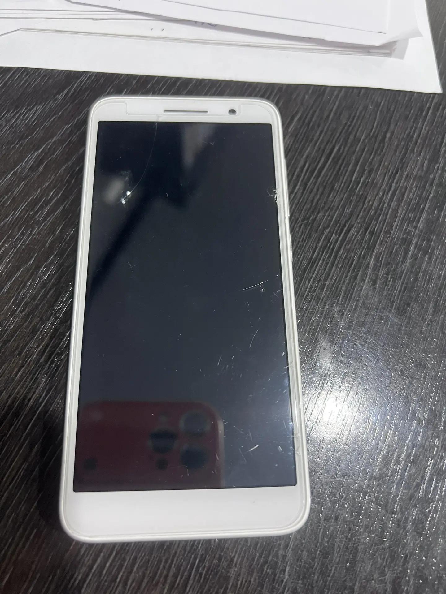 мобильный телефон марки Alcatel в корпусе бежевого цвета ID 12011057707826 1 Штука (шт)