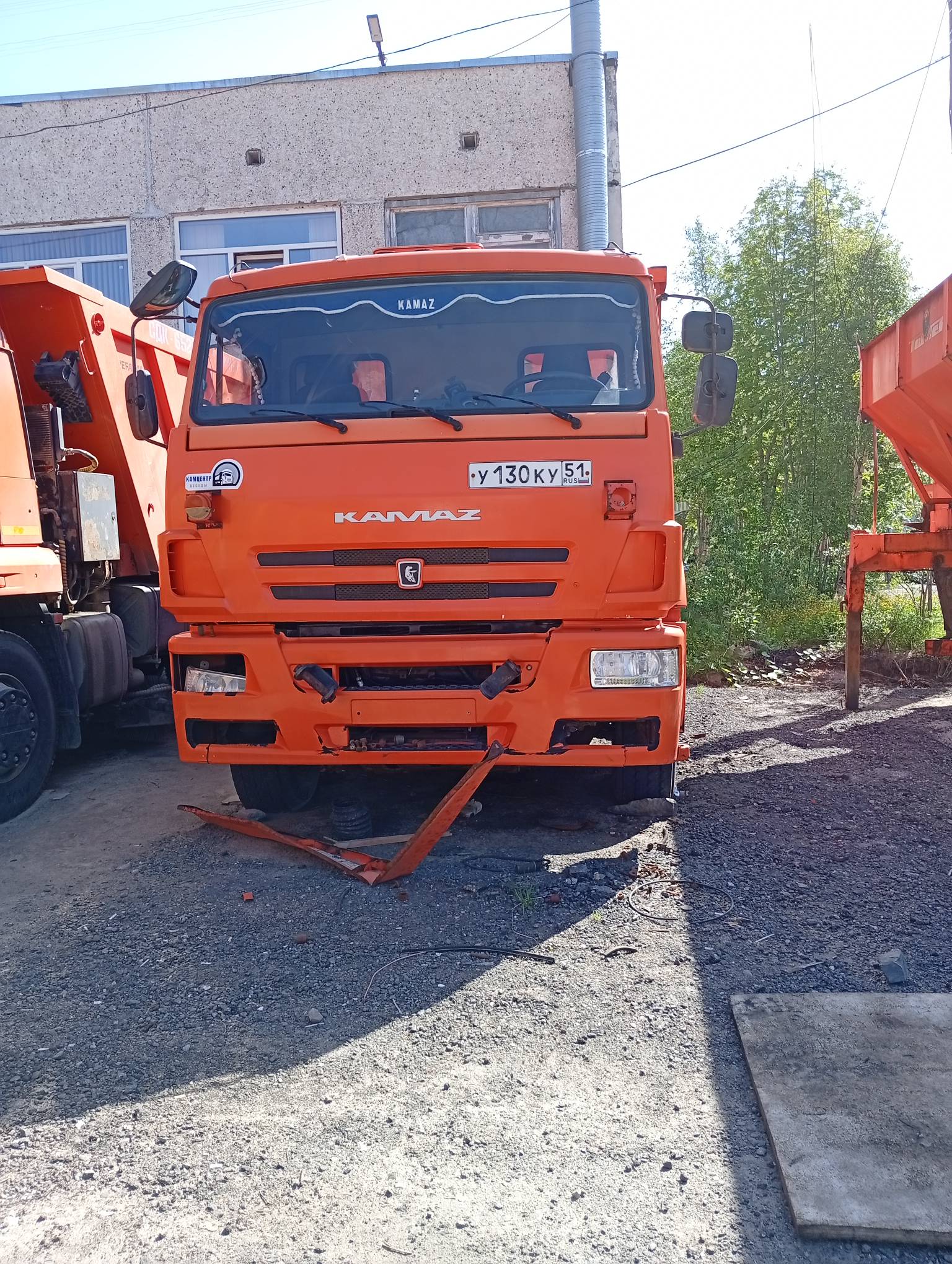Самосвал грузовой МАЗ-5516Х5-481-000, VIN Y3MX5H0000957, год выпуска 2017м