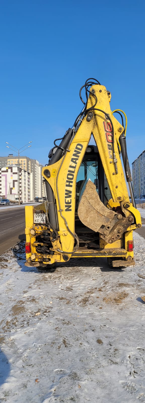 Экскаватор - погрузчик New Holland B90B, 2014 года выпуска, цвет - желтый, государственный номер 0997КС46, заводской номер машины (рамы) FNH0B90BNEHH01271, номер двигателя 001198208 (имущество обременено: арест, запрет на совершение регистрационных действий). Должник – ООО «Электростроймонтаж».