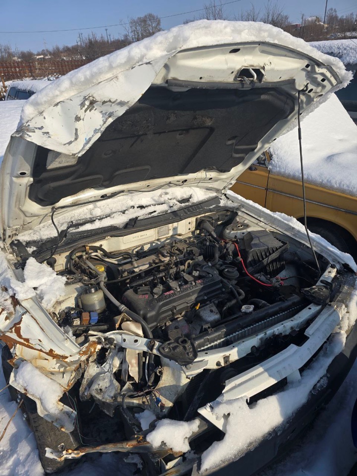 Автомобиль марки Nissan Wingroad , без грз , г.в., № кузова WFY 11066914 , цвет белый.Разбито заднее стекло,трещины на лобовом стекле.