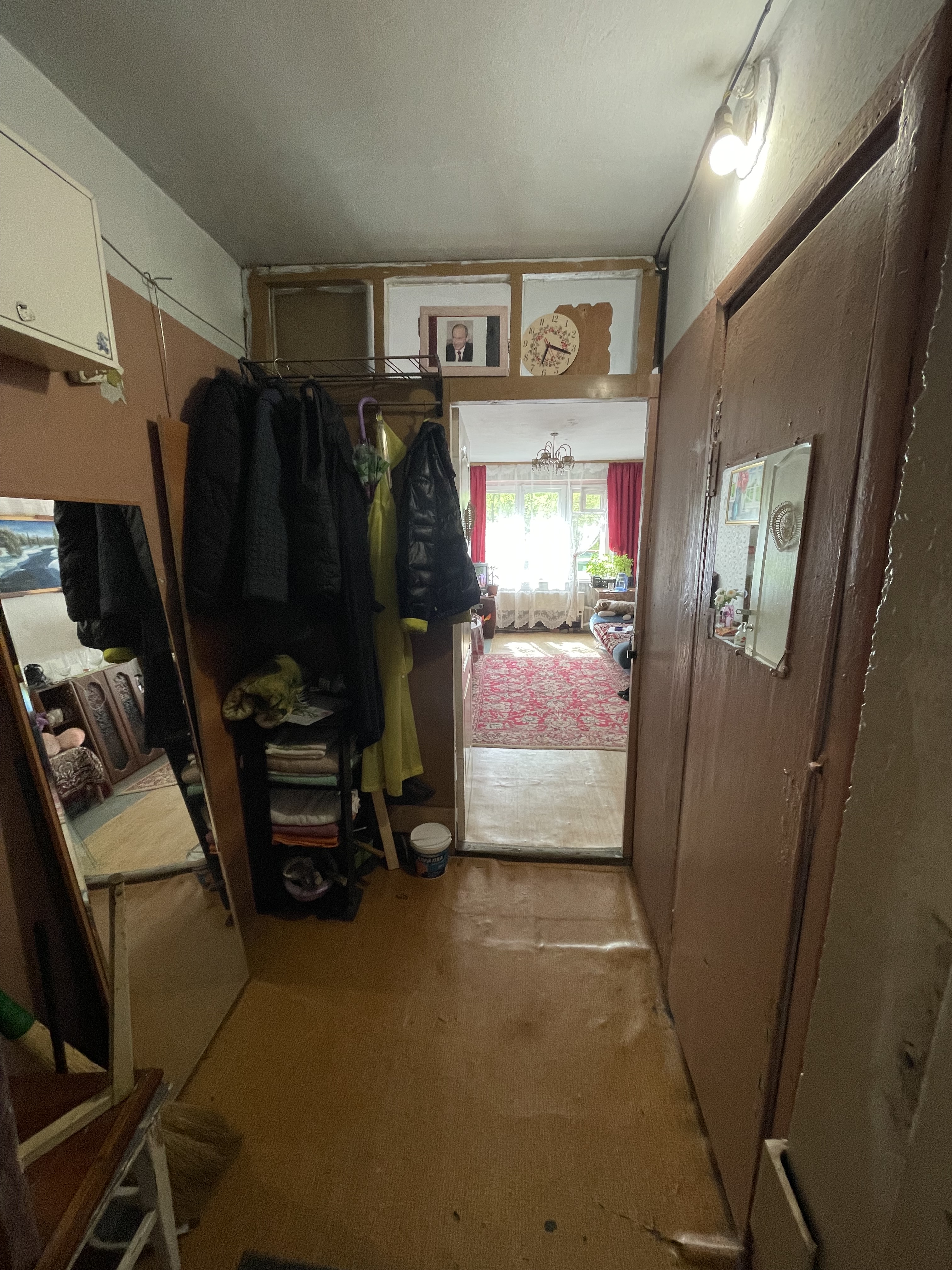 Помещение № 131 общей площадью 22,5 кв.м, этаж 1, расположенное по адресу: г. Кемерово, бульв. Строителей, 13. Назначение: размещение служб, осуществляющих эксплуатацию и содержание жилого фонда Ленинского района города Кемерово, при наличии лицензии на осуществление предпринимательской деятельности по управлению многоквартирными домами и договоров управления многоквартирными домами, расположенными на территории города Кемерово.