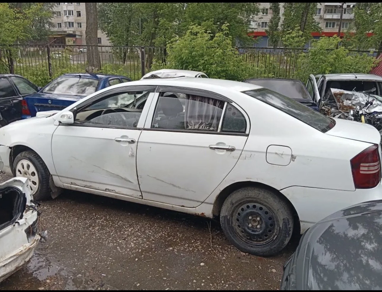 (665к) Автомобиль марки Лифан 214813