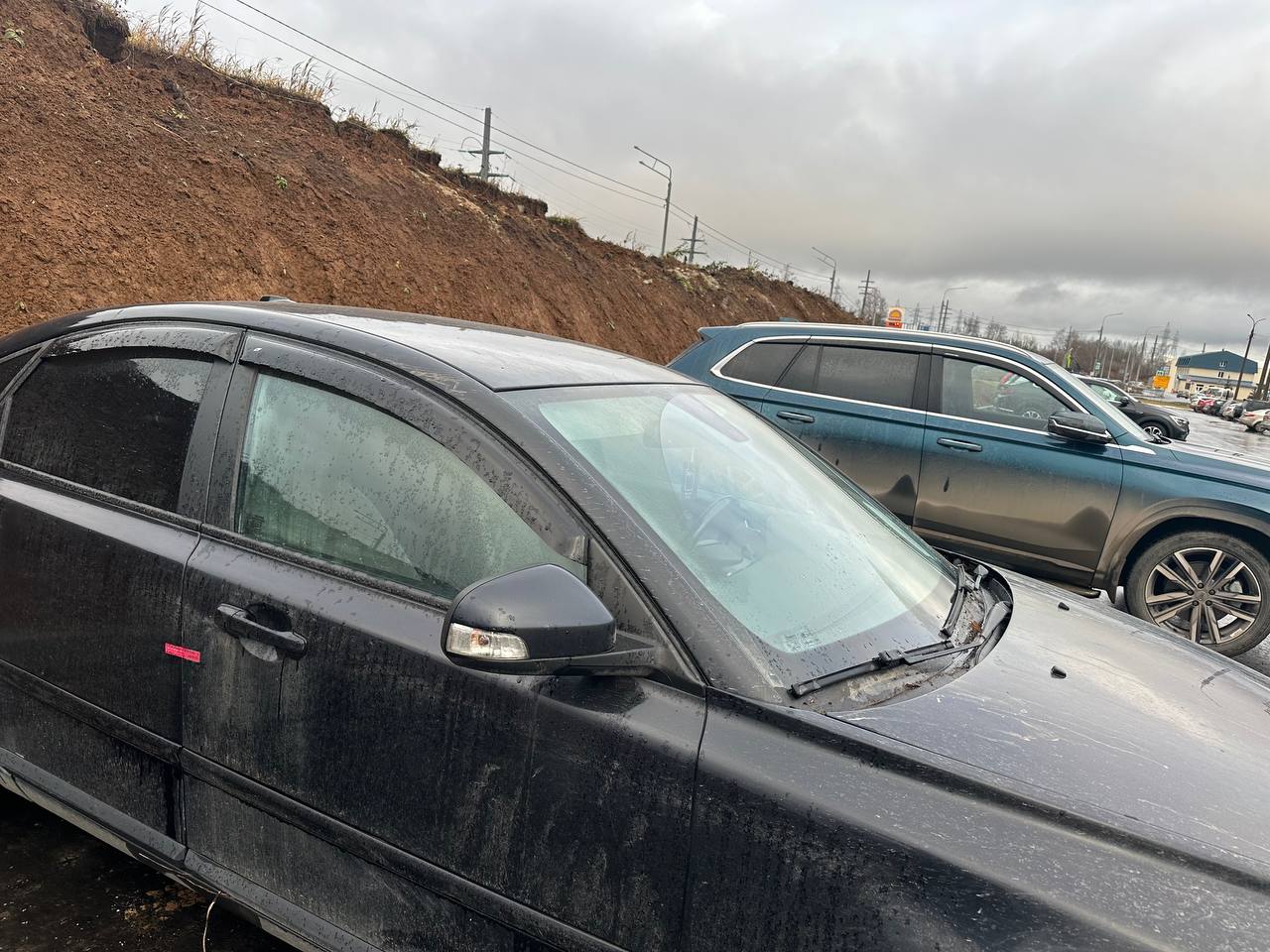 Лот №10 автомобиль марки "VOLVO S 40", г/н С081ТТ33, VIN YV1MS434BA2512335, легковой, 2010 г.в., цвет черный. Авто в залоге у ПАО "Совком банк", регистрационный номер ПИБИ 33-006331 Имущество бывшее в употреблении, сопроводительные документы и ключи отсутствуют.