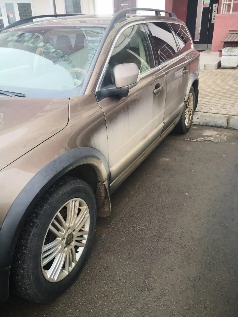 Легковой автомобиль Вольво ХС70