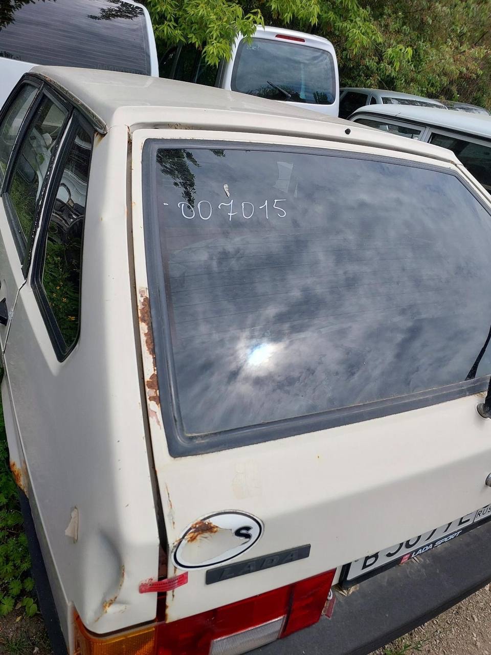 Автомобиль ВАЗ 21093, 1995 года выпуска, г/н В569УЕ82, № двигателя 1813557.