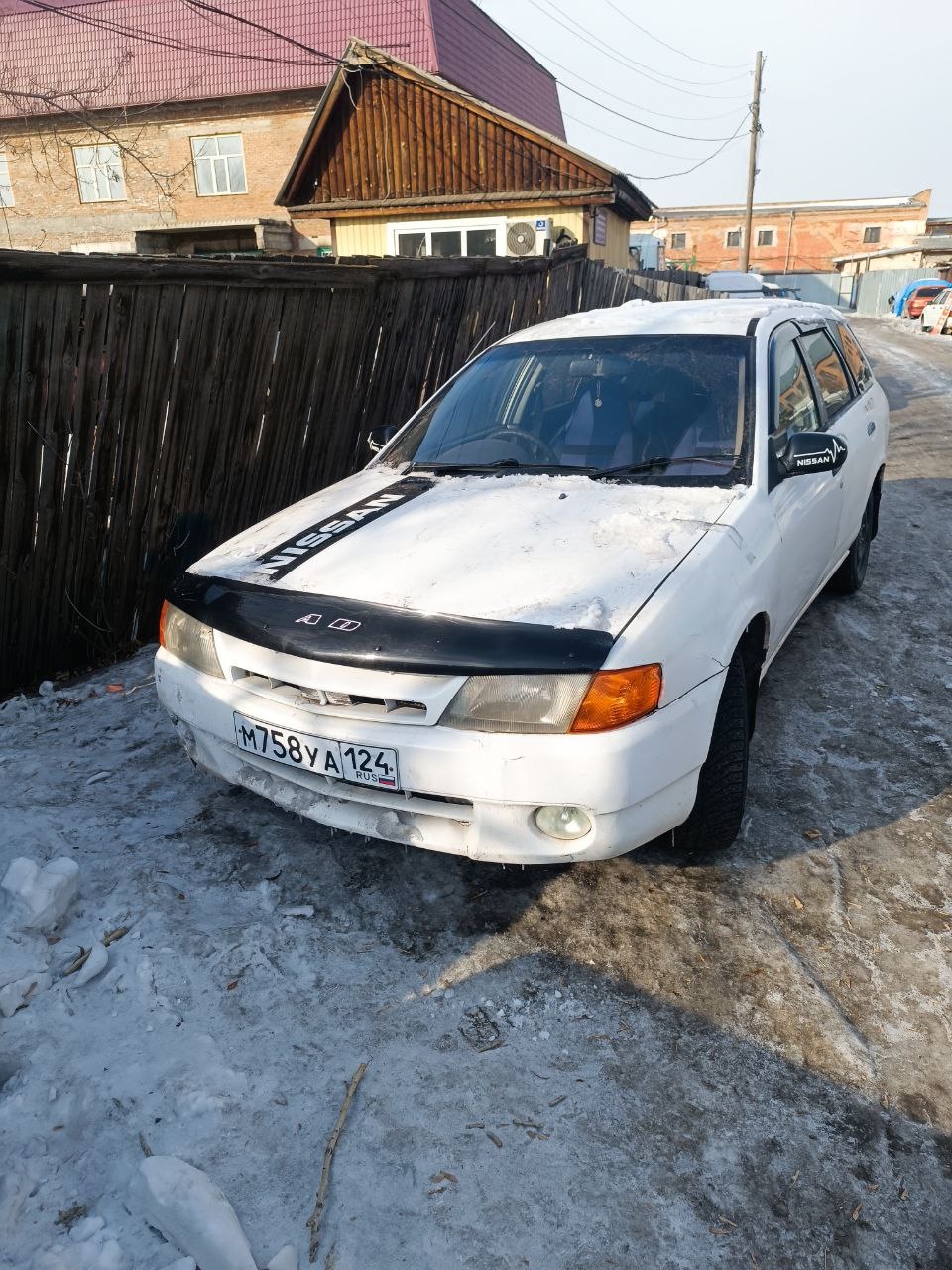 Автомобиль НИССАН АД, г/н М758УА124, 2001 г.в., кузов № VY11200744, двигатель № 239979, цвет белый. Рабочее состояние, и комплектность автомобиля не проверялось. Находится в г. Канск, данное имущество обращено в доход государства (Документы, ключи отсутствуют). (222/26)