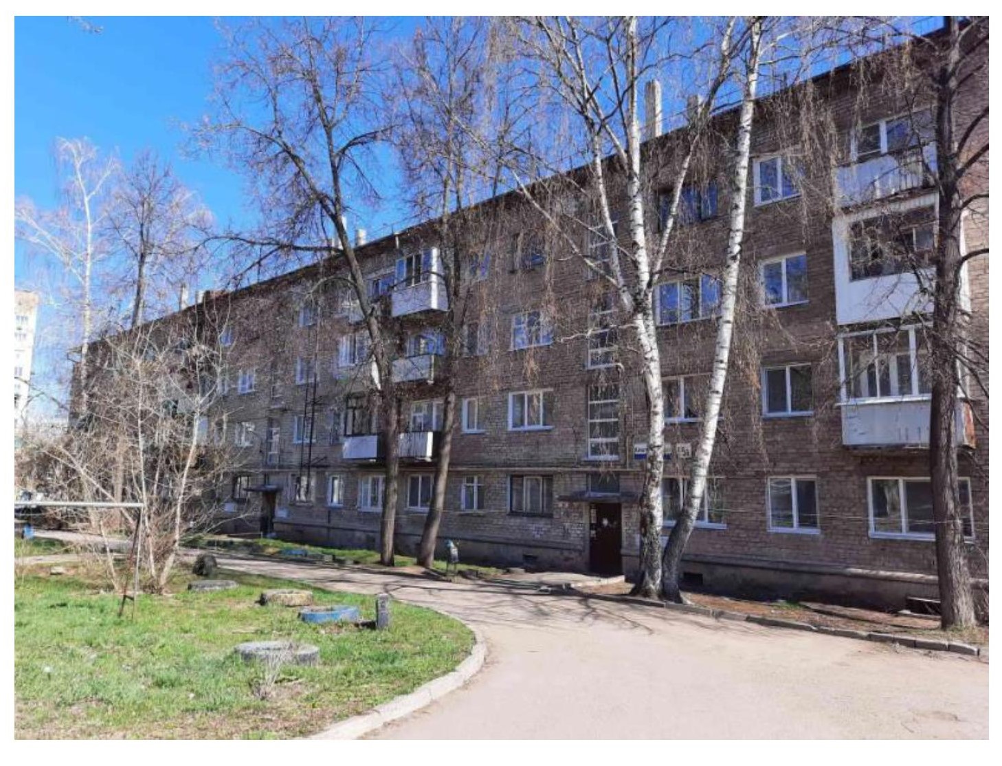 Жилое помещение из одной комнаты, жилой площадью 10,7 кв. м, вспомогательные помещения 1,7 кв. м, в квартире, состоящей из пяти комнат, общей площадью 92,7 кв. м, в том числе жилой площадью 57,8 кв. м, назначение – жилое, площадь 12,4 кв. м, этаж 2, кадастровый номер 18:26:050972:2494, местонахождение: Удмуртская Республика, г. Ижевск, ул. Ключевой поселок, д. 55а, кв. 19.