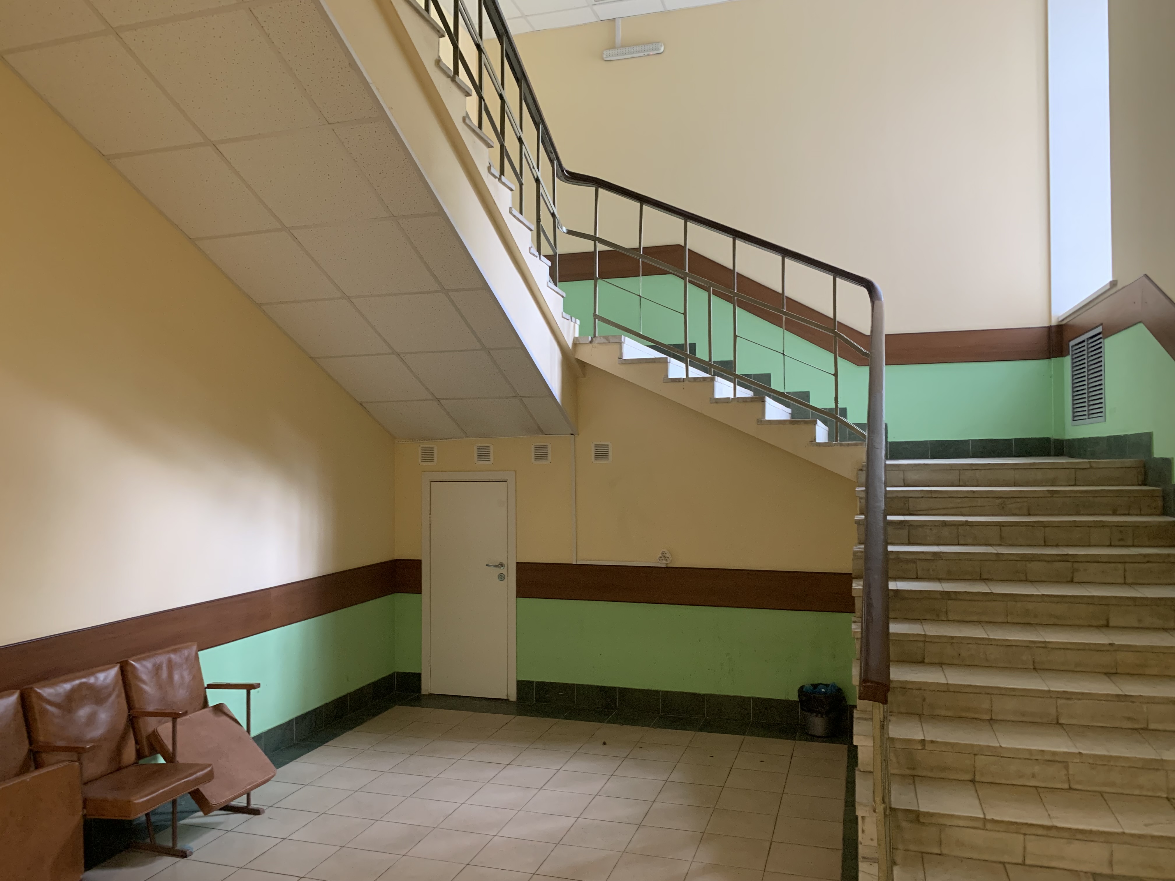право заключения договора аренды части нежилого помещения 1 этажа с номером на поэтажном плане №84 общей площадью 4,0 кв.м., расположенного в здании с кадастровым номером 76:23:010101:15471 (здание лечебного корпуса № 2), общей площадью 7431 кв.м., расположенного по адресу: г. Ярославль, пр-т Октября, д.67