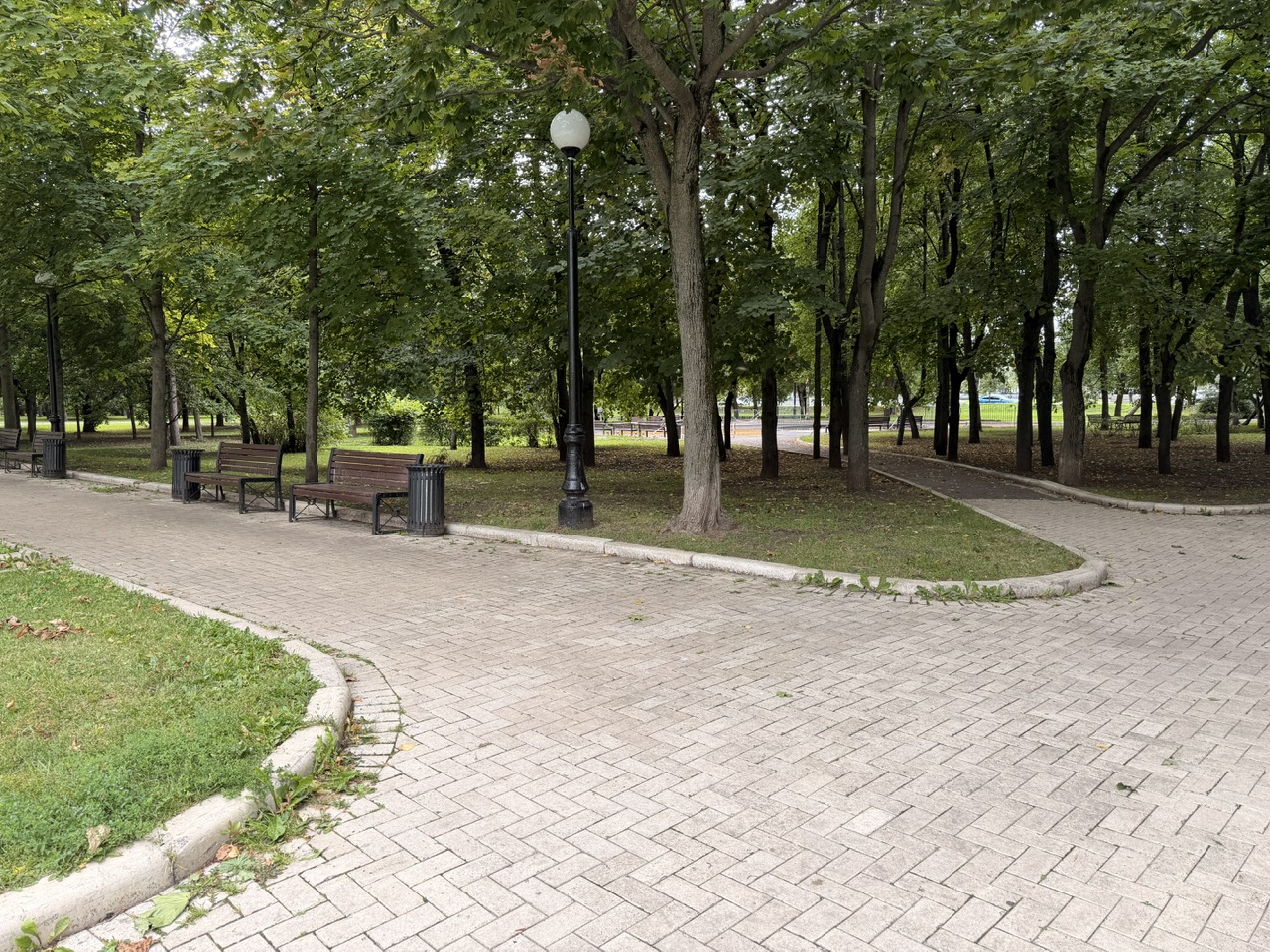 Нестационарный торговый объект "Тележка" по адресу: г. Москва, парк Новодевичьи пруды, Новодевичий проезд, специализация "«Мороженое», «Горячие напитки, выпечка», общей площадью 2,5 кв. м