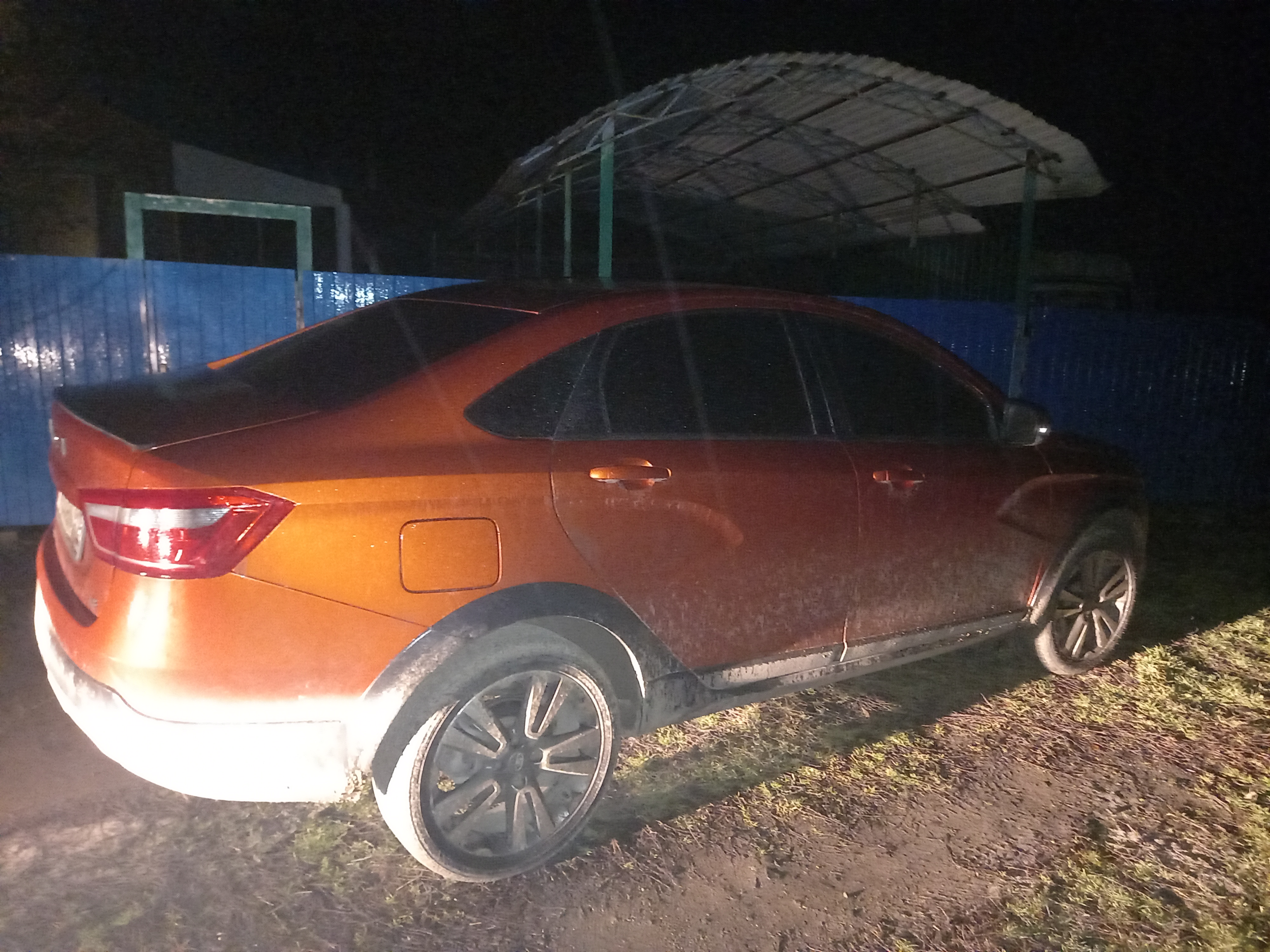 Легковой автомобиль LADA VESTA, 2021 г.в., г/н К420ЕН761, VIN XTAGFL330NY594174, оранжевого цвета, видимых повреждений нет, в залоге, должник Бондаренко В.С., (Поручение ТУ Росимущества в РО от 07.07.2026 № 61-885-У). Адрес (местоположение): Ростовская область, п. Веселый, ул. Почтовая, д. 140.