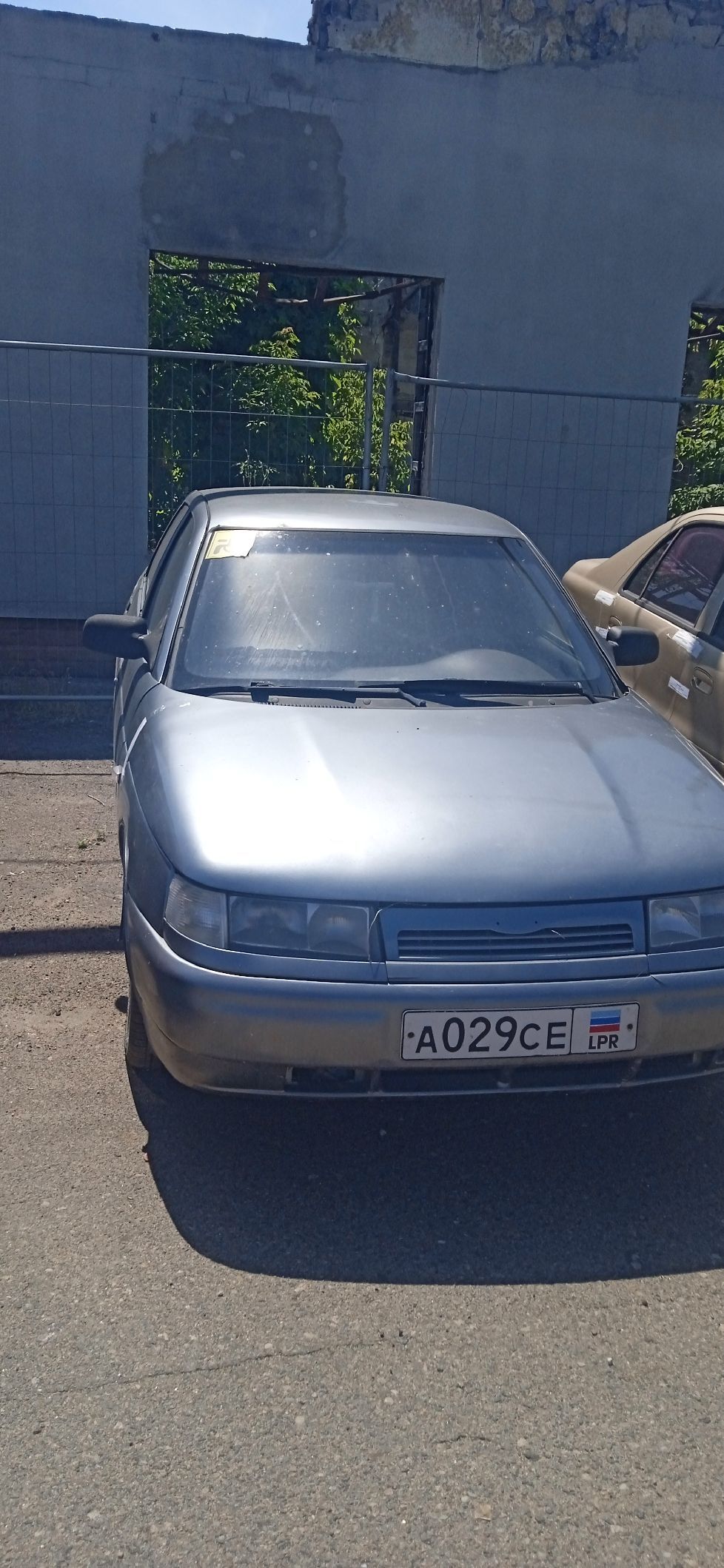 Автомобиль марки ВАЗ 21124 ЛАДА 112, 2006 года выпуска, г/н А029СЕ LPR, VIN: XTA21124060419618, в кузове серого цвета.
