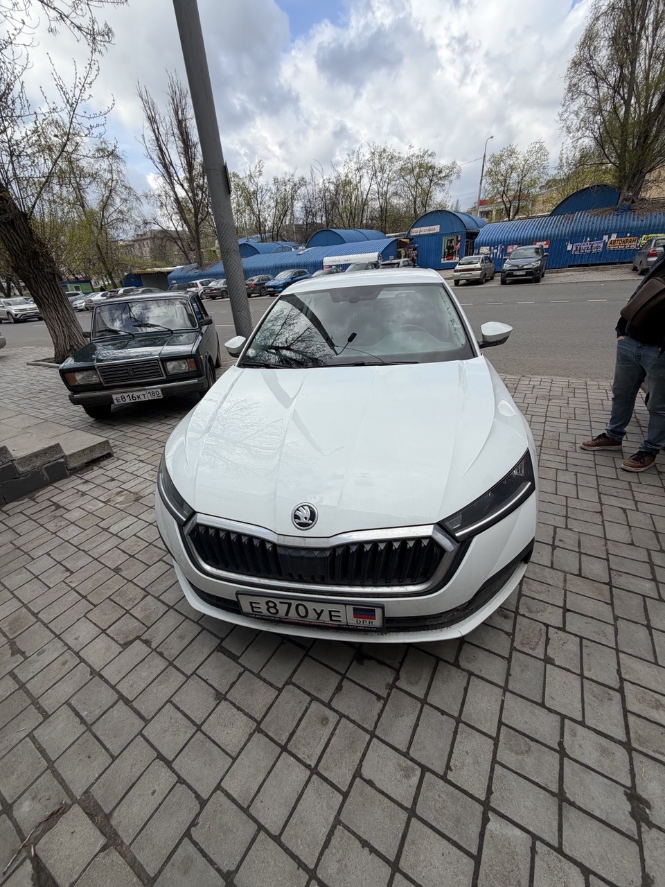 Должник ГУП ДНР "РЦ "ТОРГОВЫЙ ДОМ "УГОЛЬ ДОНБАССА". Автомобиль легковой комби (хэтчбек) SKODA OCTAVIA, 2021 г.в., регистрационный номер Е870УЕДНР, цвет белый, VIN: XW8AN4NX8NH008301, ТС 290740. Нач. цена: 1355699,38 руб., в т.ч. НДС 22%. Задаток: 203 360 руб.