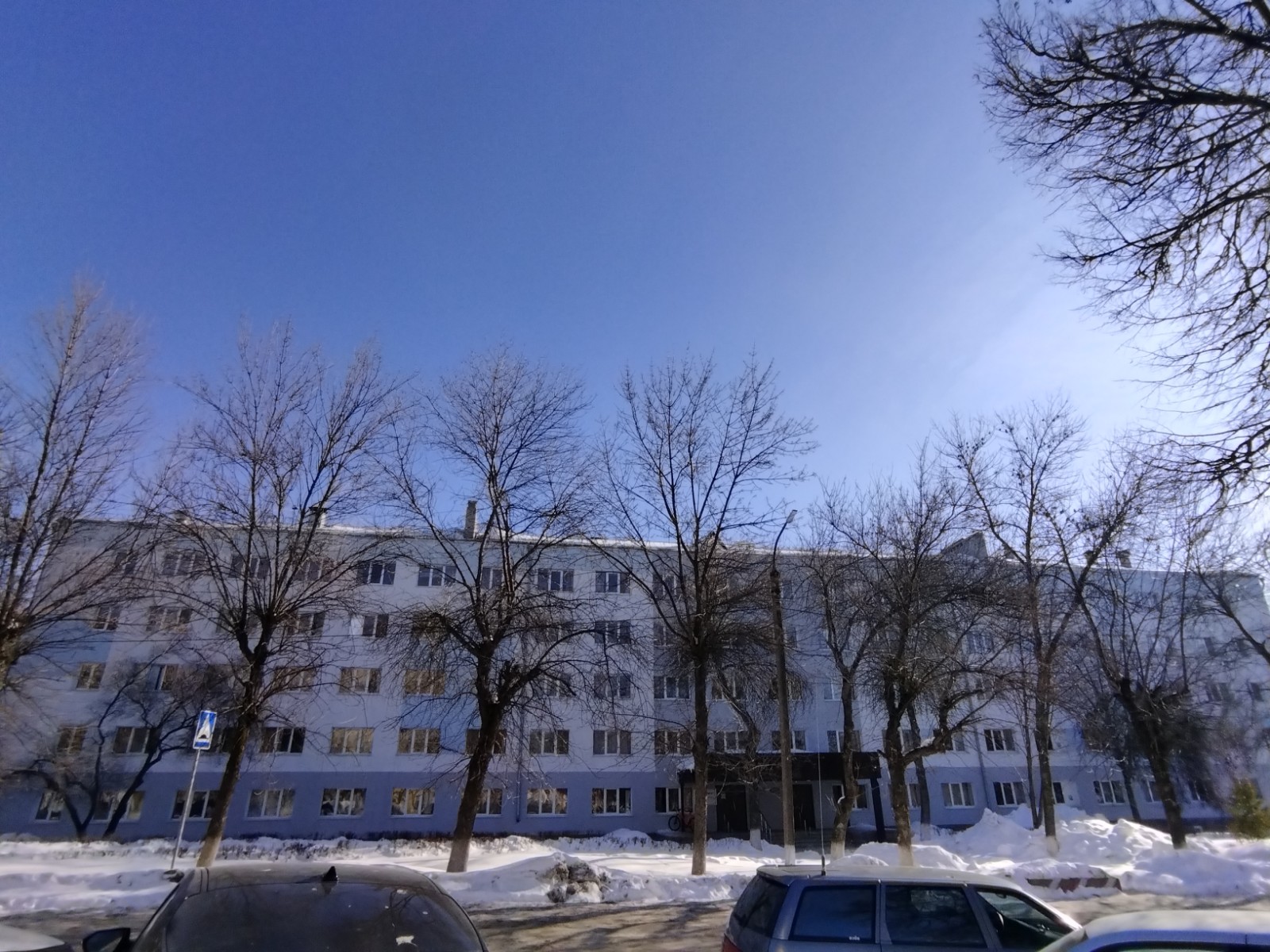 - часть помещения № 49 (коридор) площадью 2,0 кв. м на 1 этаже здания общежития № 3 (литера И) с кадастровым номером 02:55:030271:73 общей площадью 4771,4 кв. м по адресу: Республика Башкортостан, г. Уфа, ул. Космонавтов, д. 8, к. 1, РНФИ П12030006262, для использования в целях: размещение вендингового аппарата (кофейный автомат в количестве 1 единица), сроком на 5 (пять) лет.