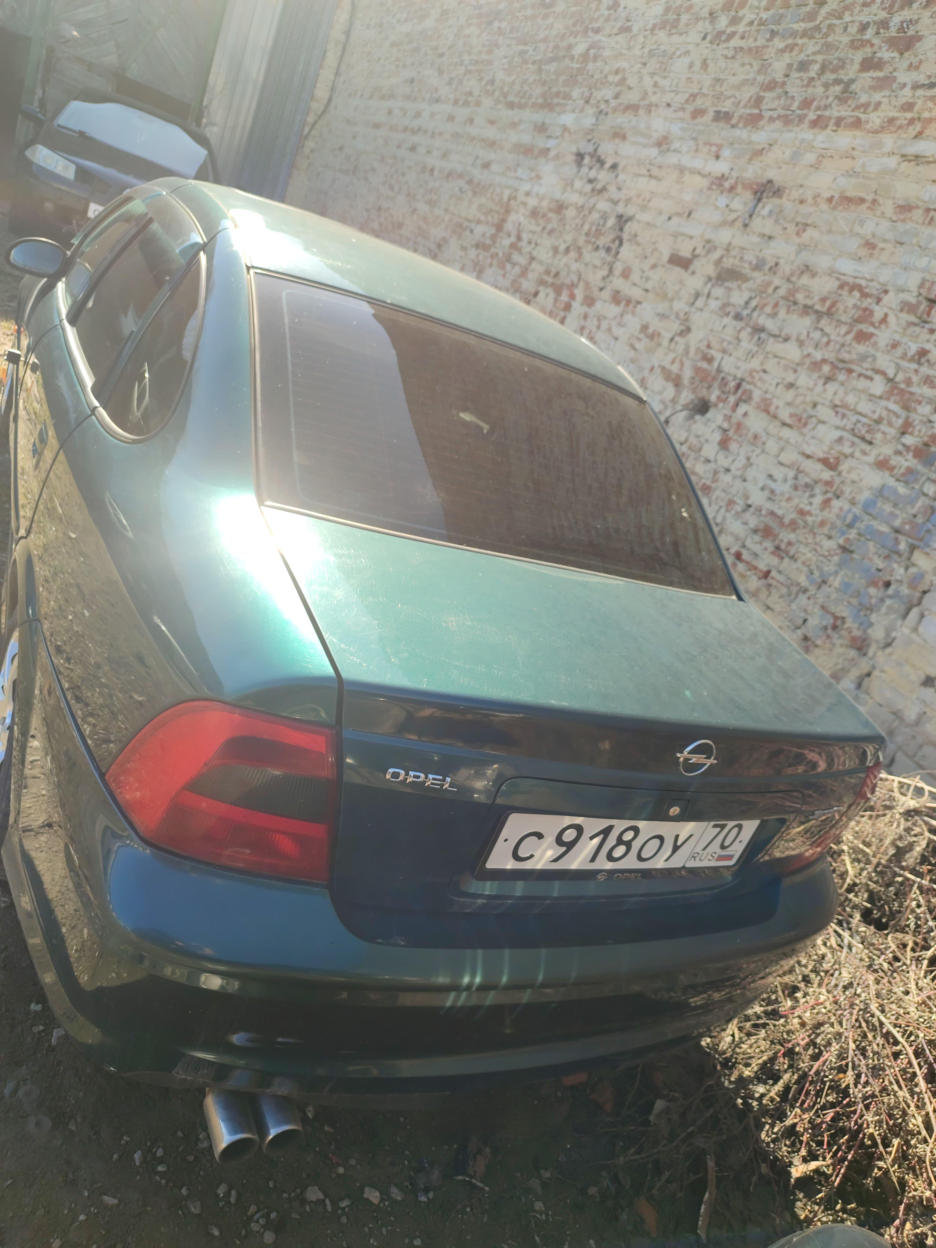 Автомобиль OPEL VECTRA, Автомобиль Ниссан Блюберд, Автомобиль ВАЗ 21102