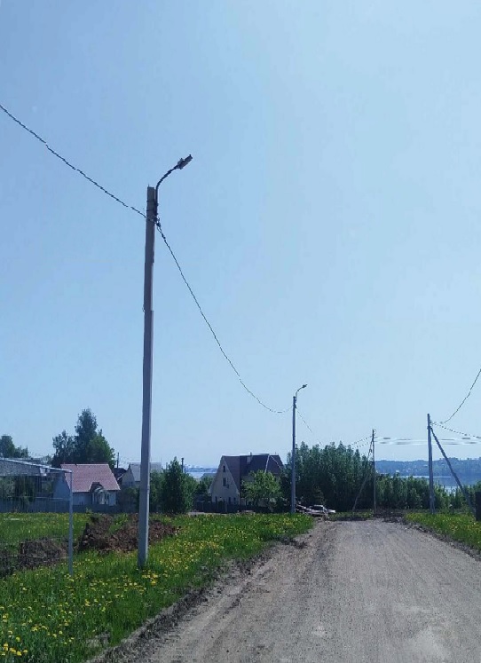Семь опор наружного освещения для установки видеокамер в целях контроля и безопасности строительной площадки МКД, а именно: опоры монолитные железобетонные СВ 95 № 164, инв. № 110132000573, расположенные по адресу: Вологодская обл., г. Череповец, ул. Волгучинская