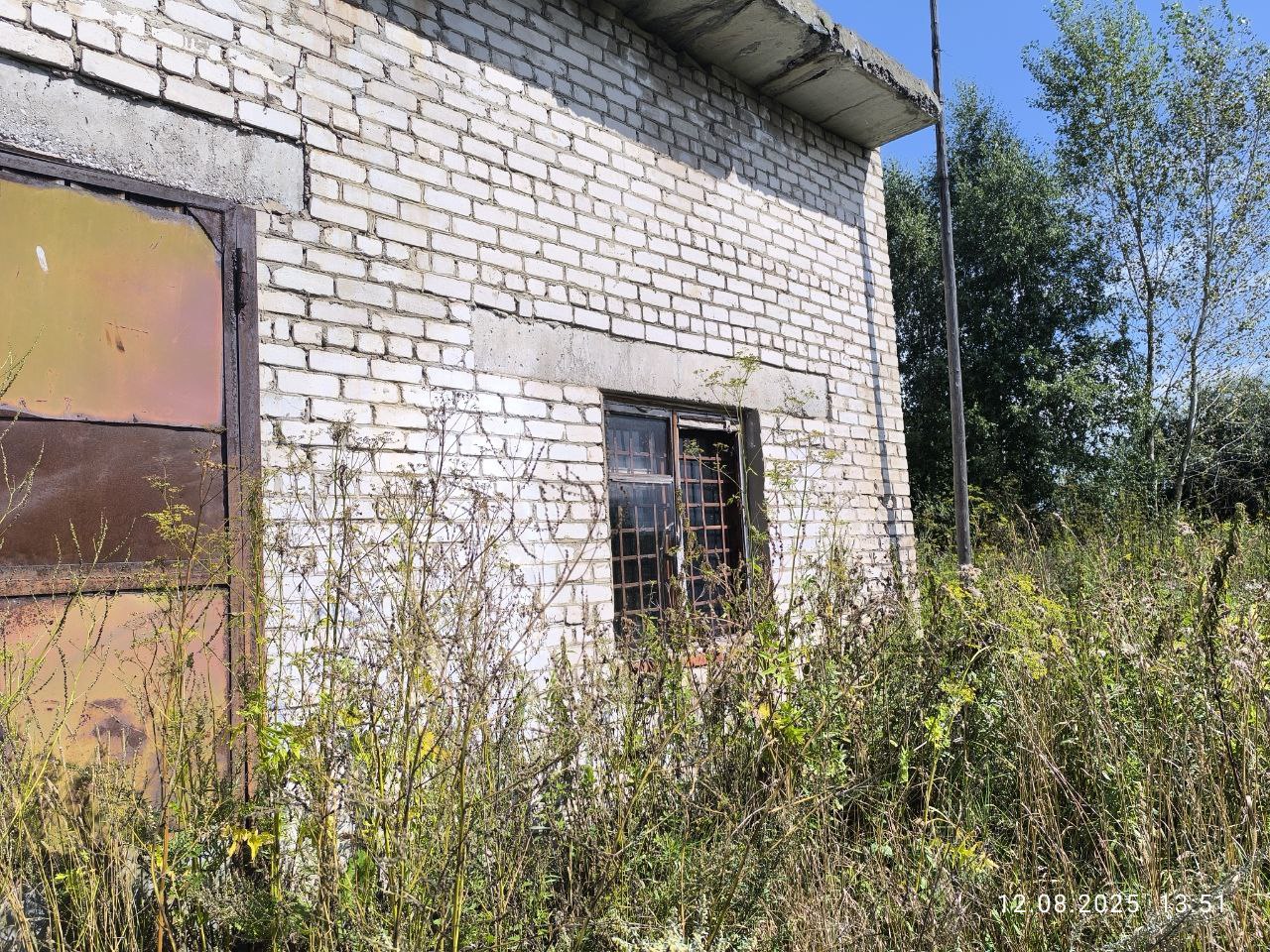 Здание котельной со складом площадью 180,2 кв.м. с с земельным участком площадью 1692 кв.м.